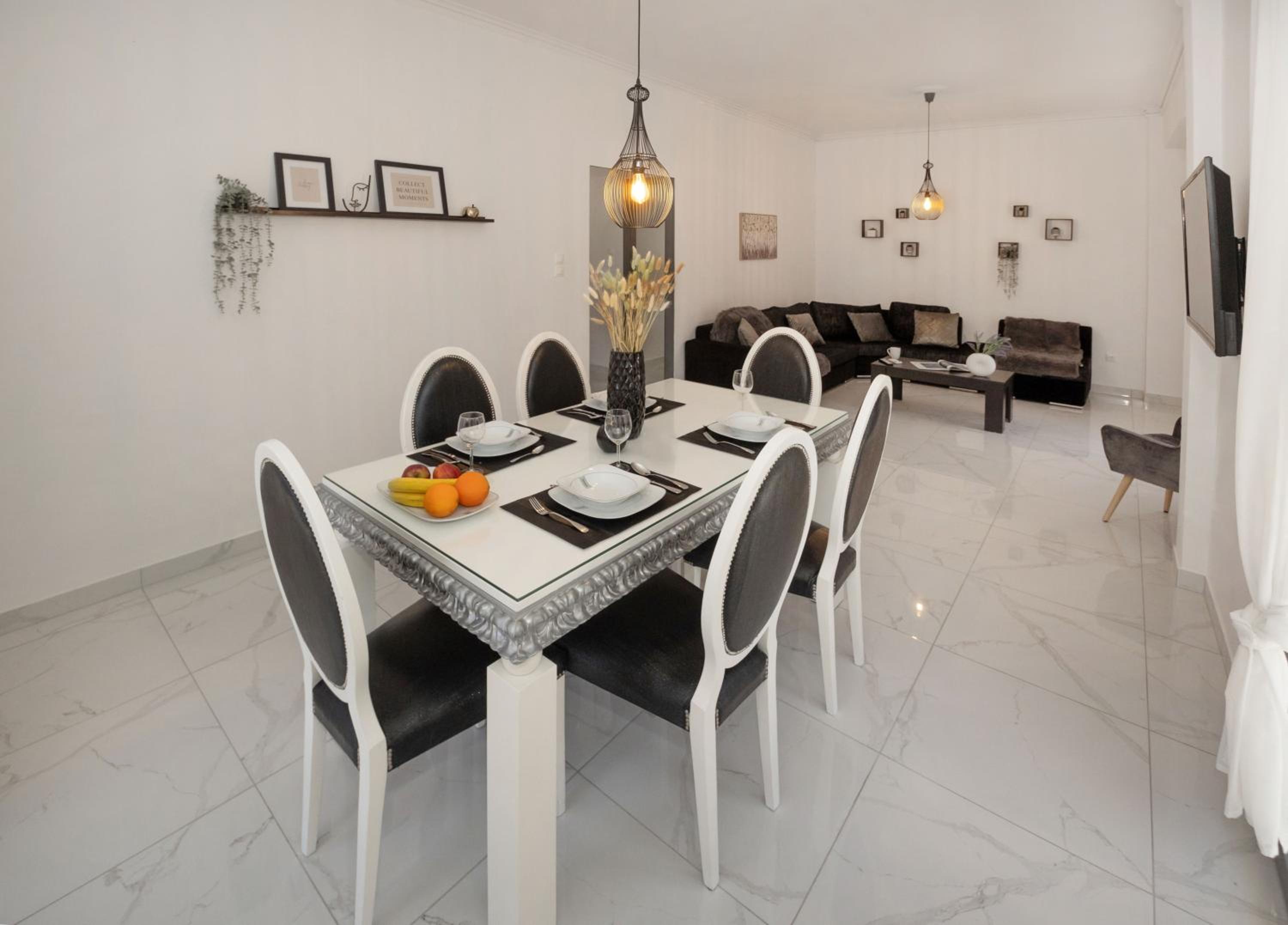 The central Glyfada apartments
