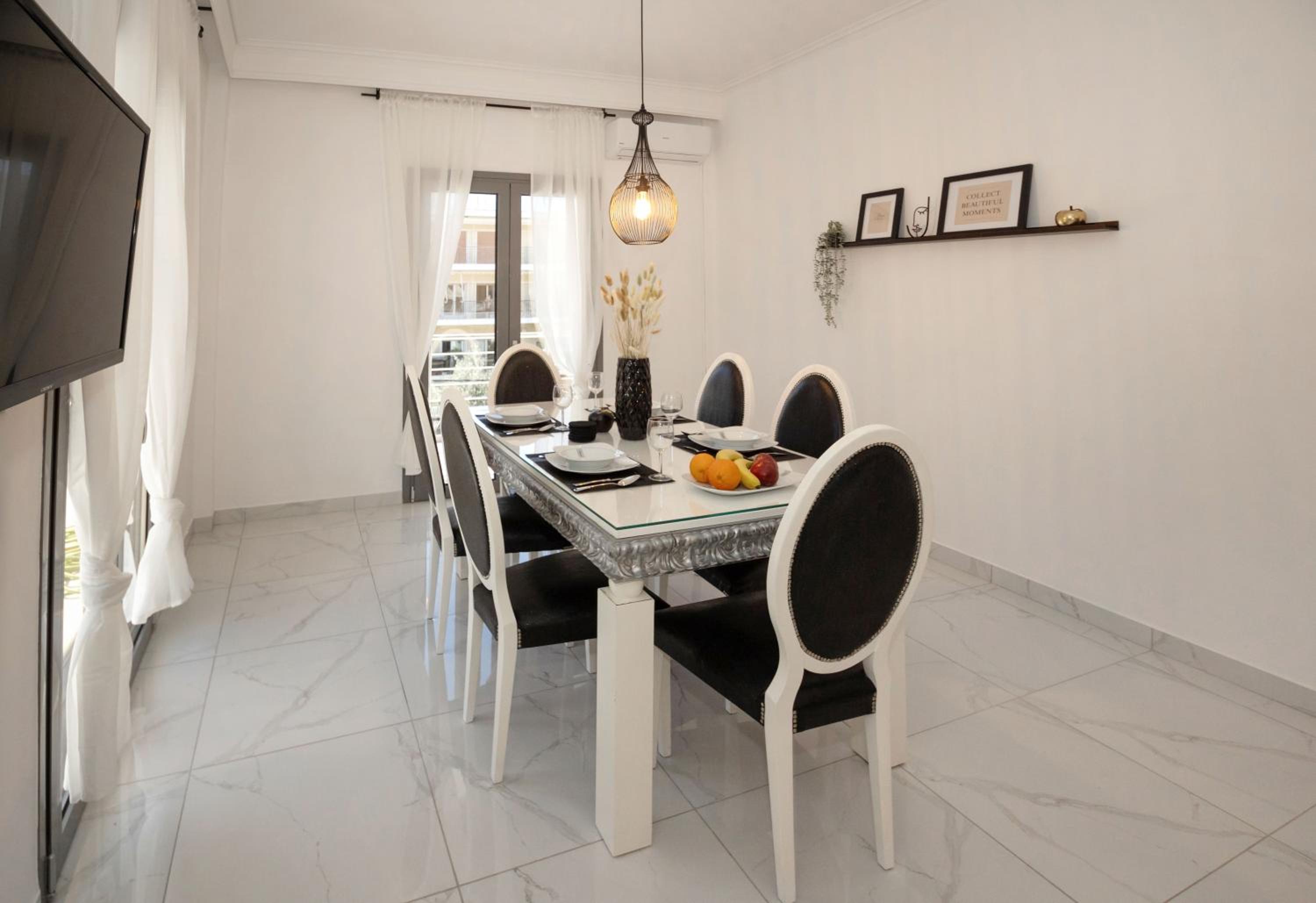 The central Glyfada apartments