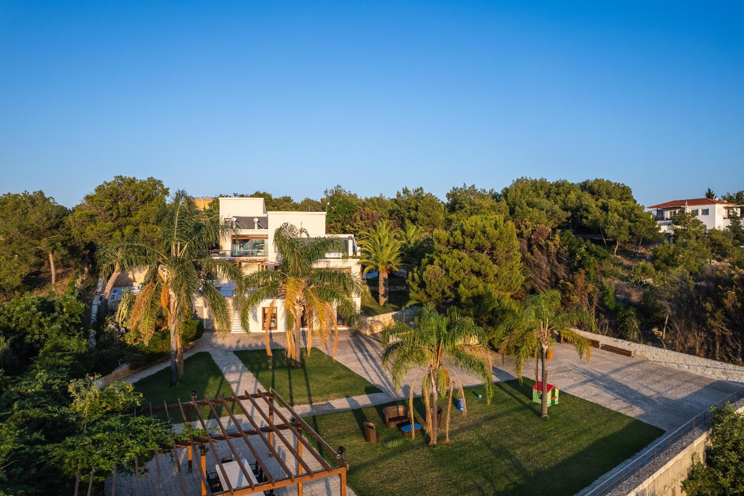 Hotel Angels Villa - Image 1