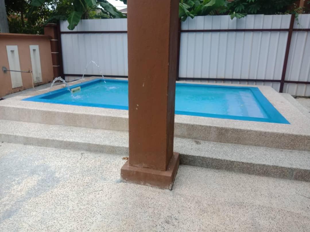 Anugerah Homestay Muslim private pool 5 bilik photo 3