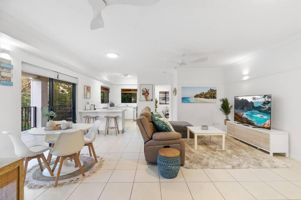 Unparalleled Upward Street Apartment-Close To City