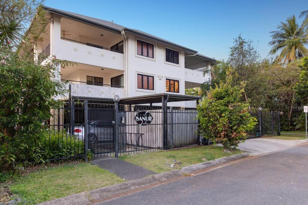 Unparalleled Upward Street Apartment-Close To City