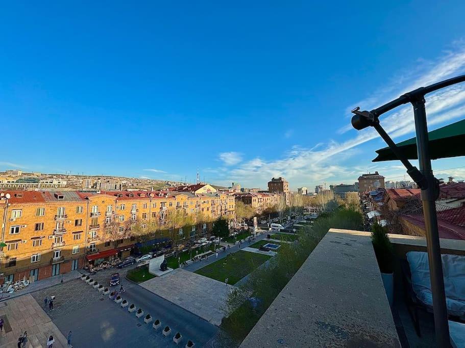 TOUCH THE SKY Apartment