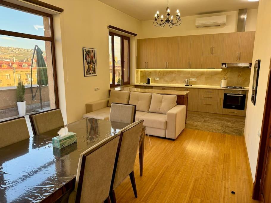 TOUCH THE SKY Apartment