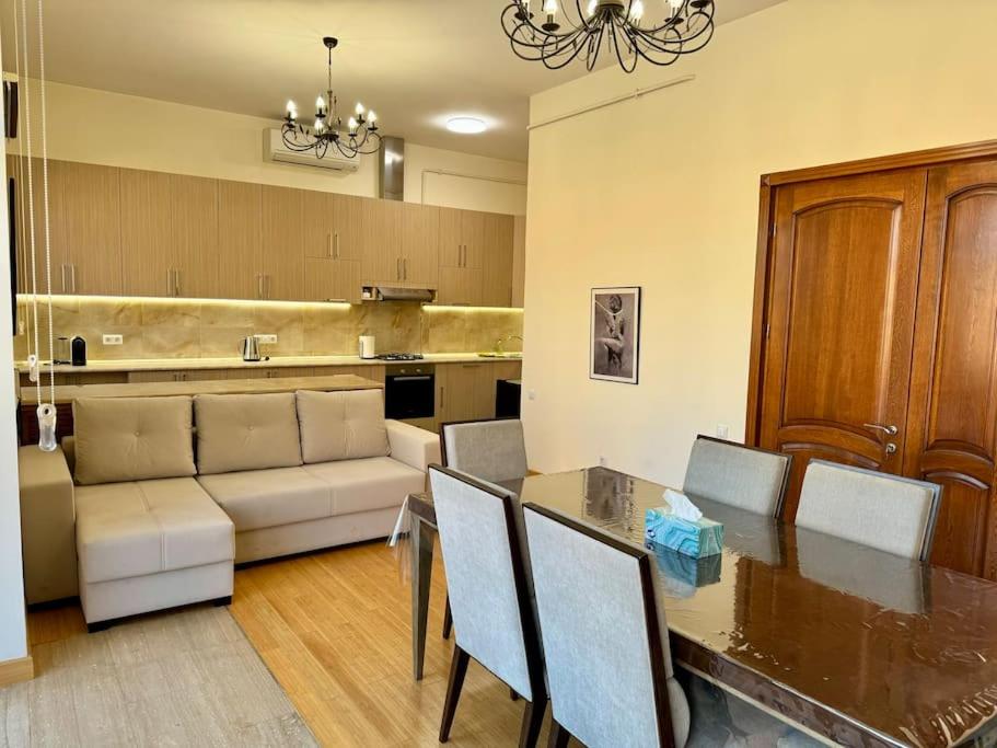 TOUCH THE SKY Apartment