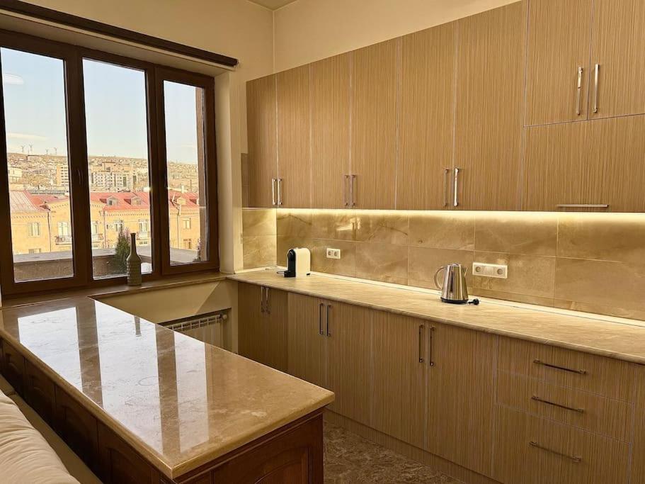 TOUCH THE SKY Apartment