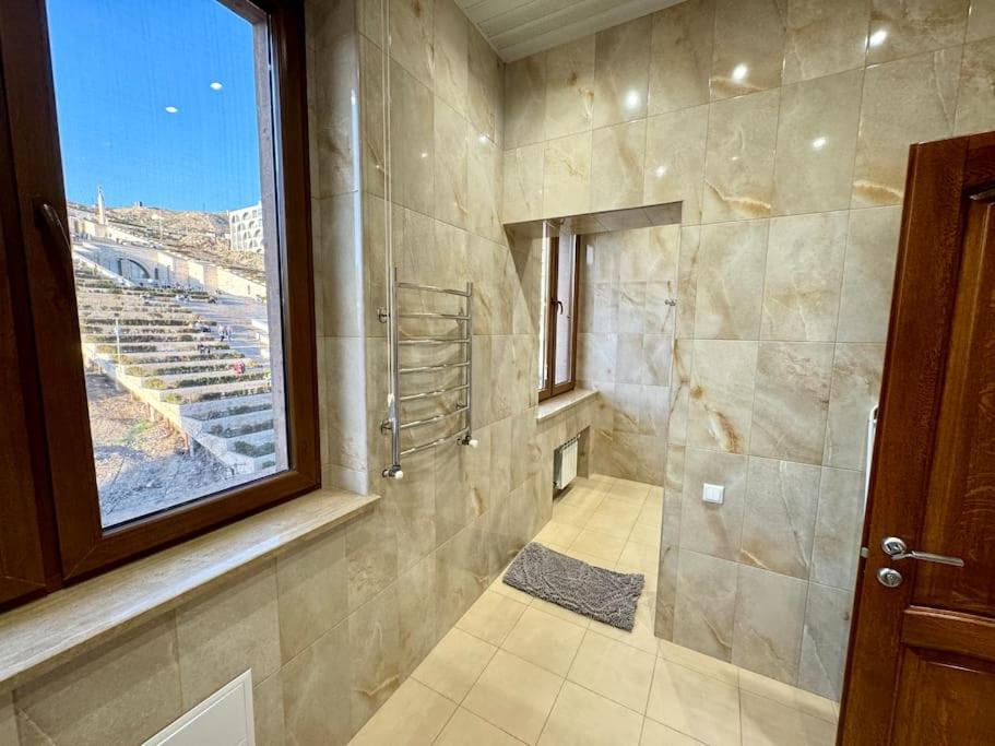 TOUCH THE SKY Apartment
