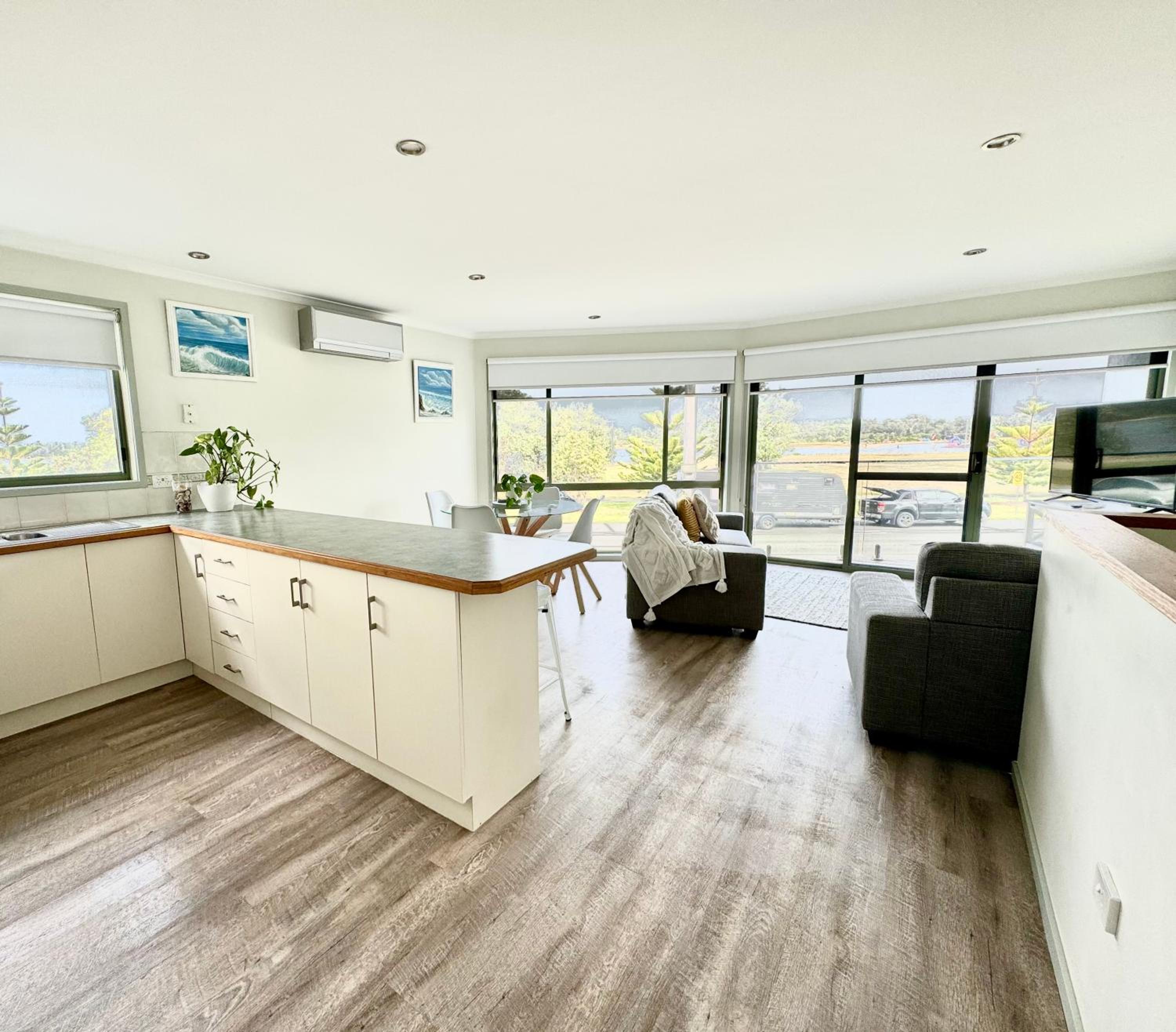 Driftwood Townhouse - Waterfront-Central Location