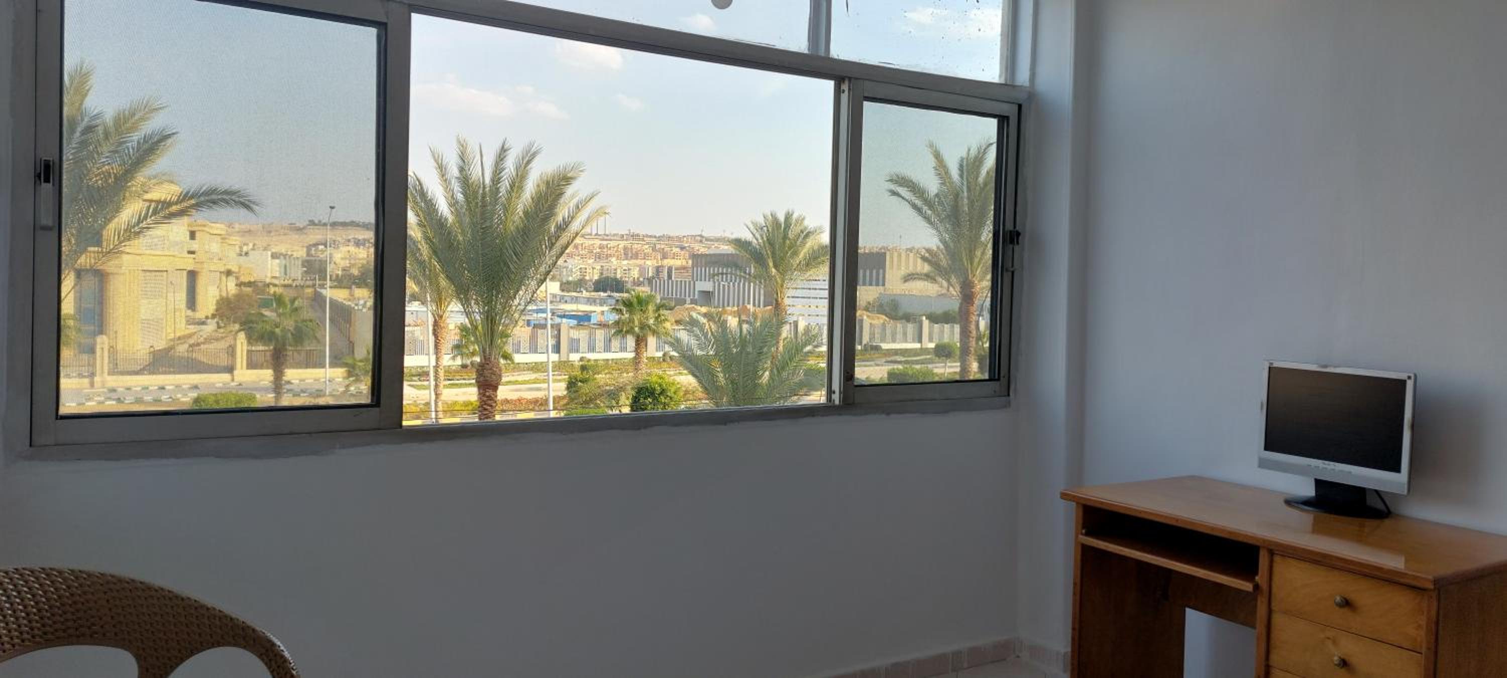 Cozy Room with beautiful view In sheikh Zayed