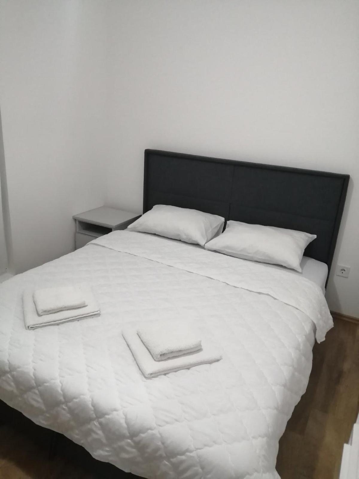 Apartments Kudra with parking