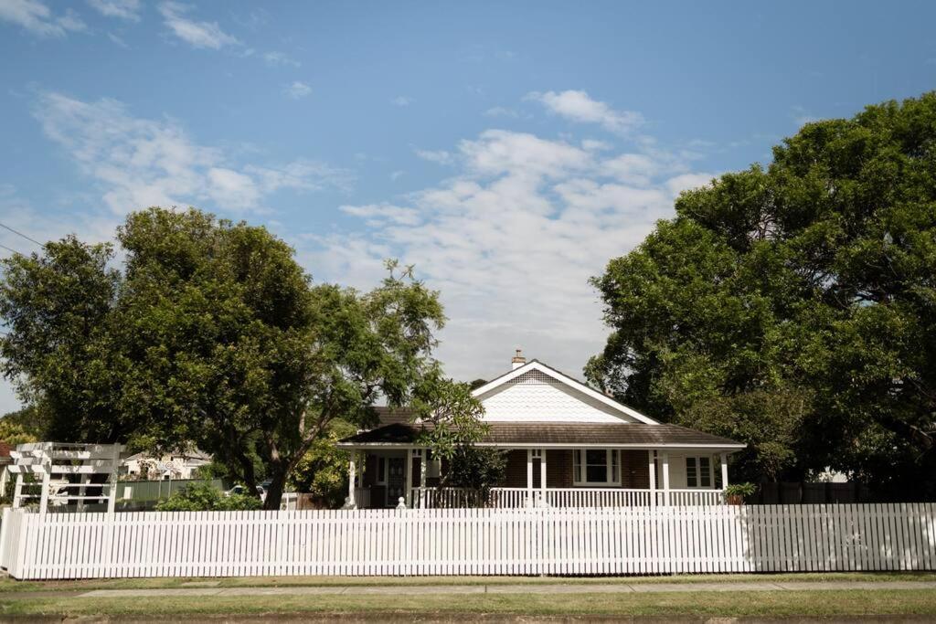 The Whitehouse on Boyce Street