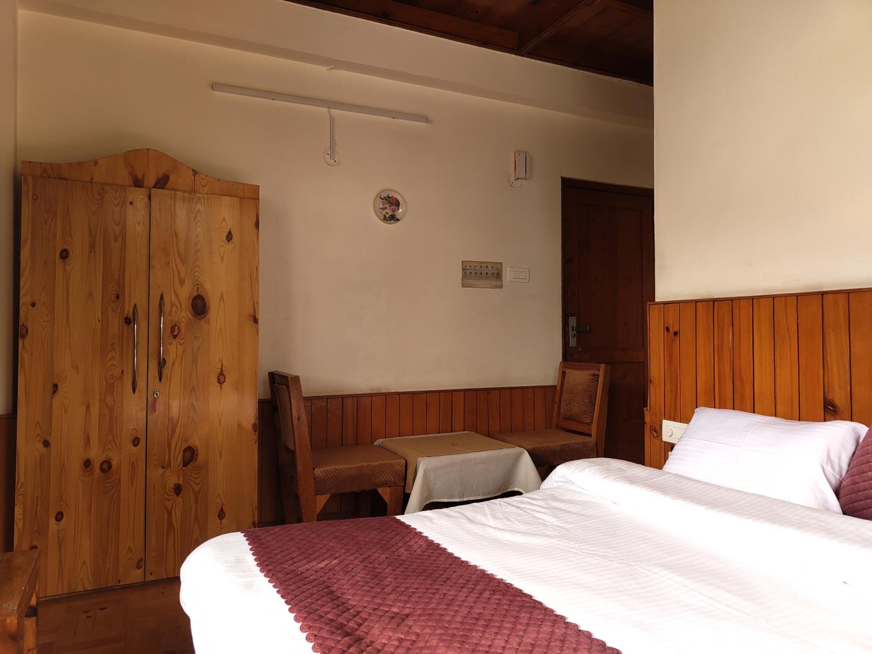 TSUKIMI Homestay, Naggar, Manali