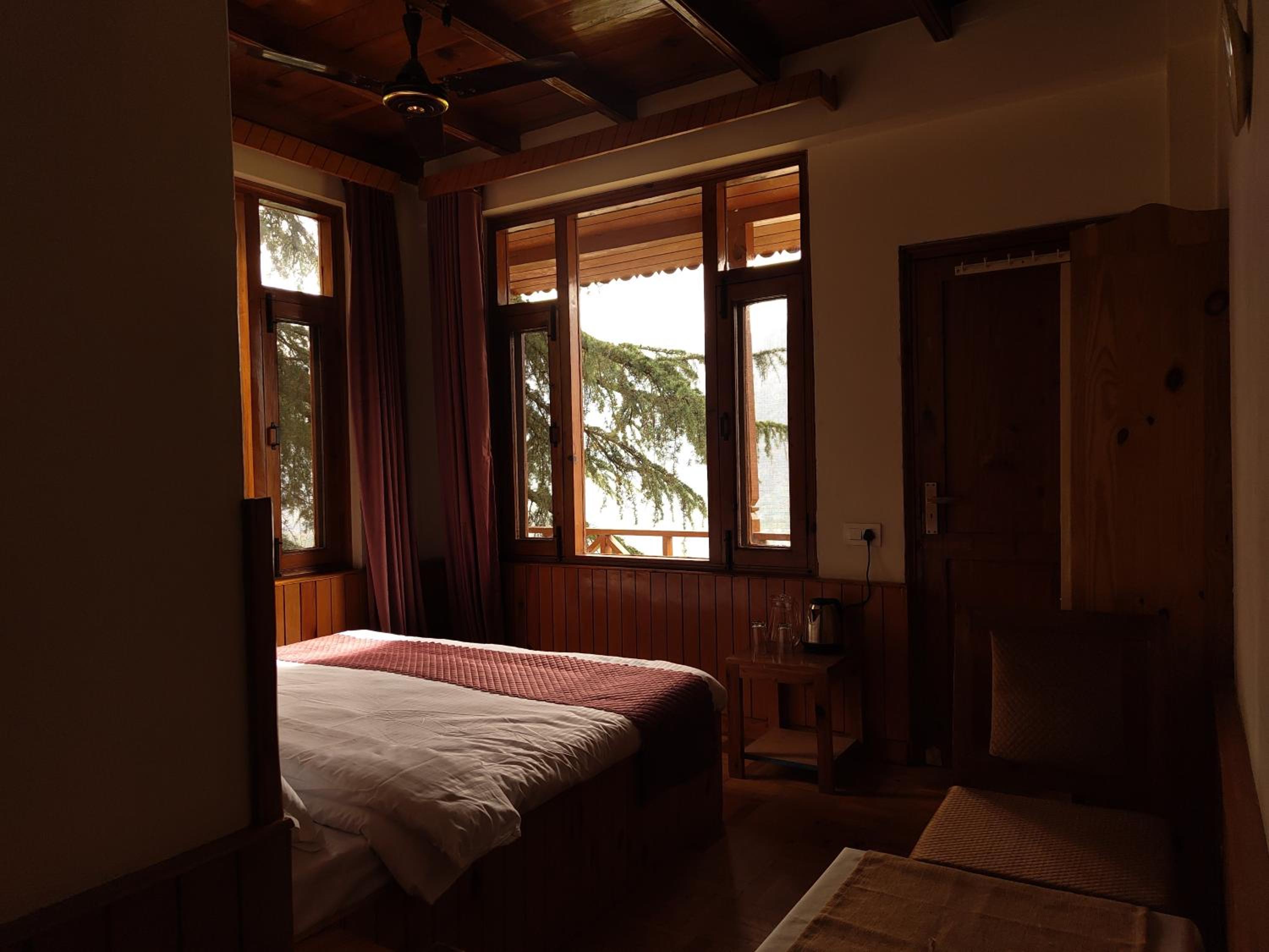 TSUKIMI Homestay, Naggar, Manali