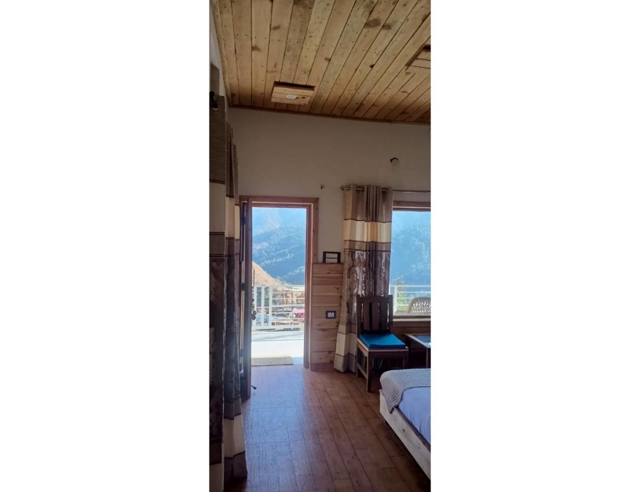 Photo 12