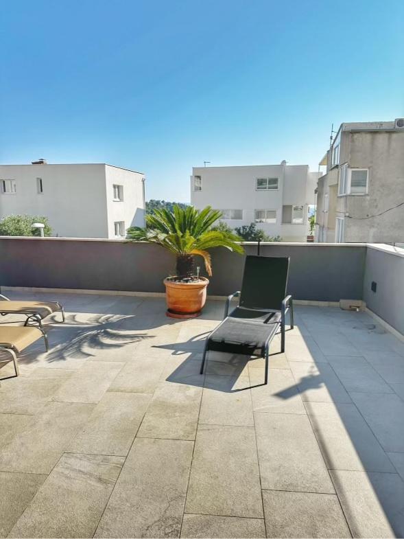 Melassy Penthouse