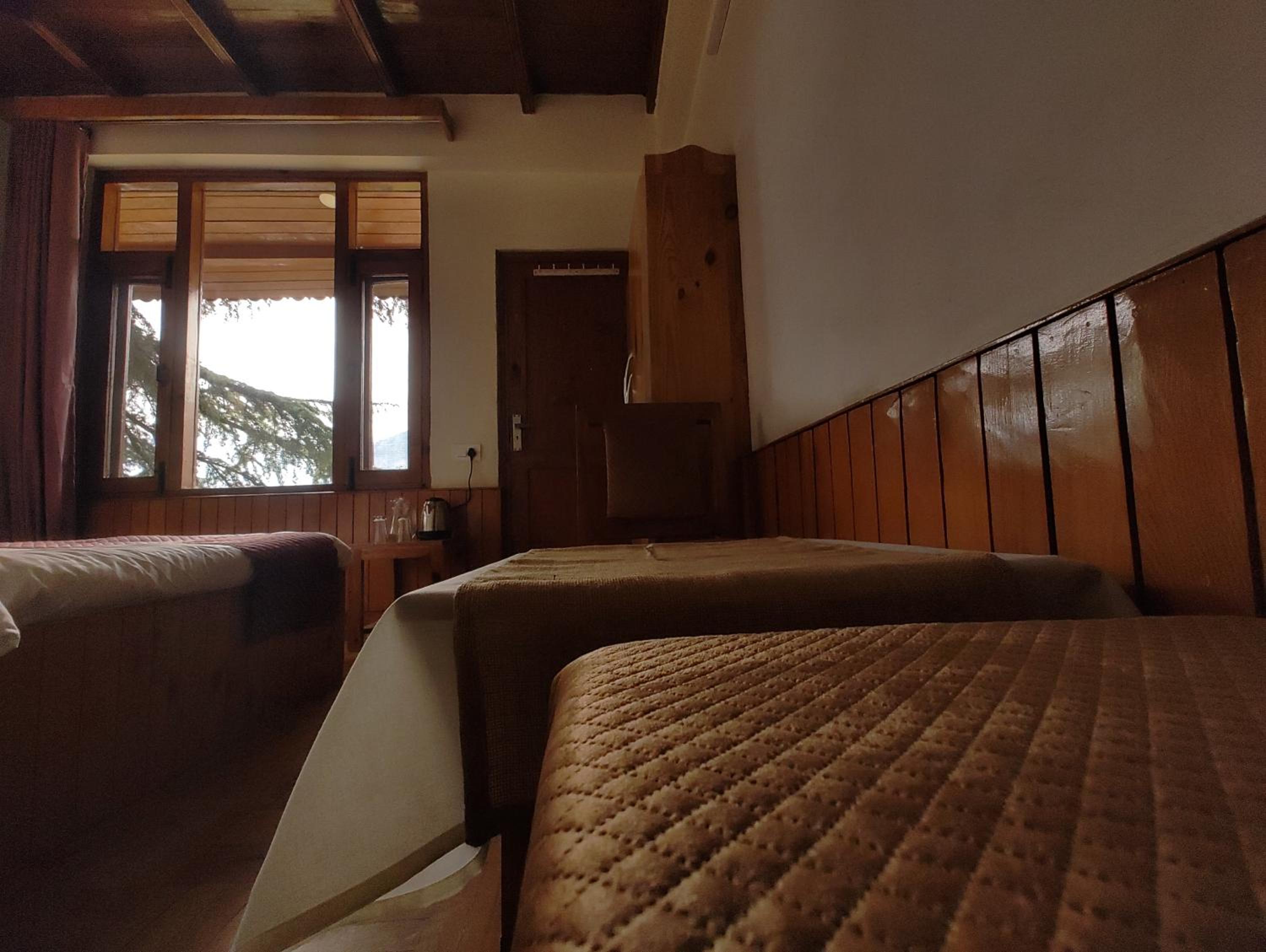 TSUKIMI Homestay, Naggar, Manali