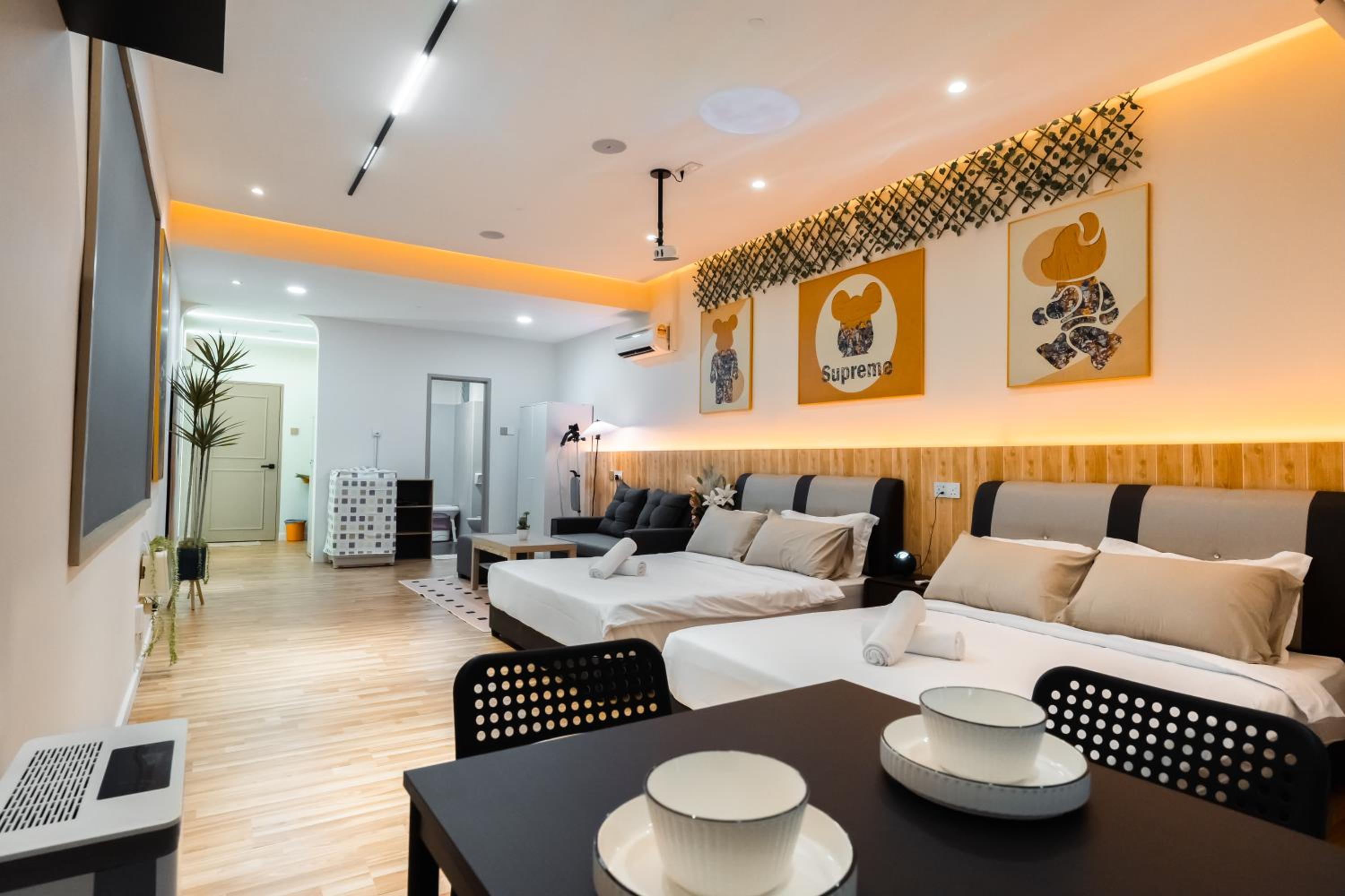 Mount austin#akademik suites#austin center