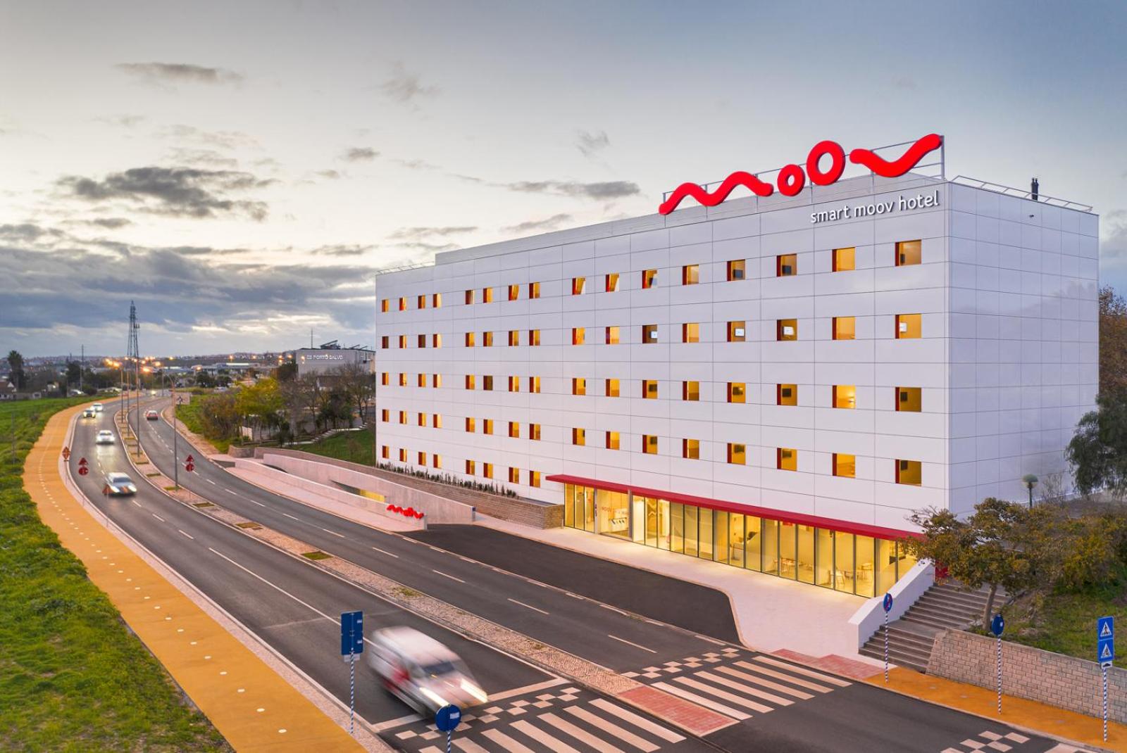 Hotel Moov Hotel Oeiras - Image 1