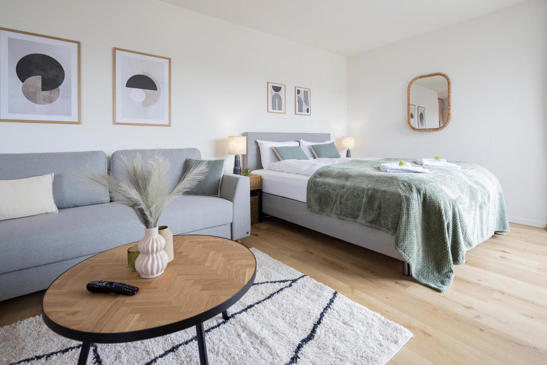 STAYY Sky Studio near Limmattal Hospital - contactless check-in