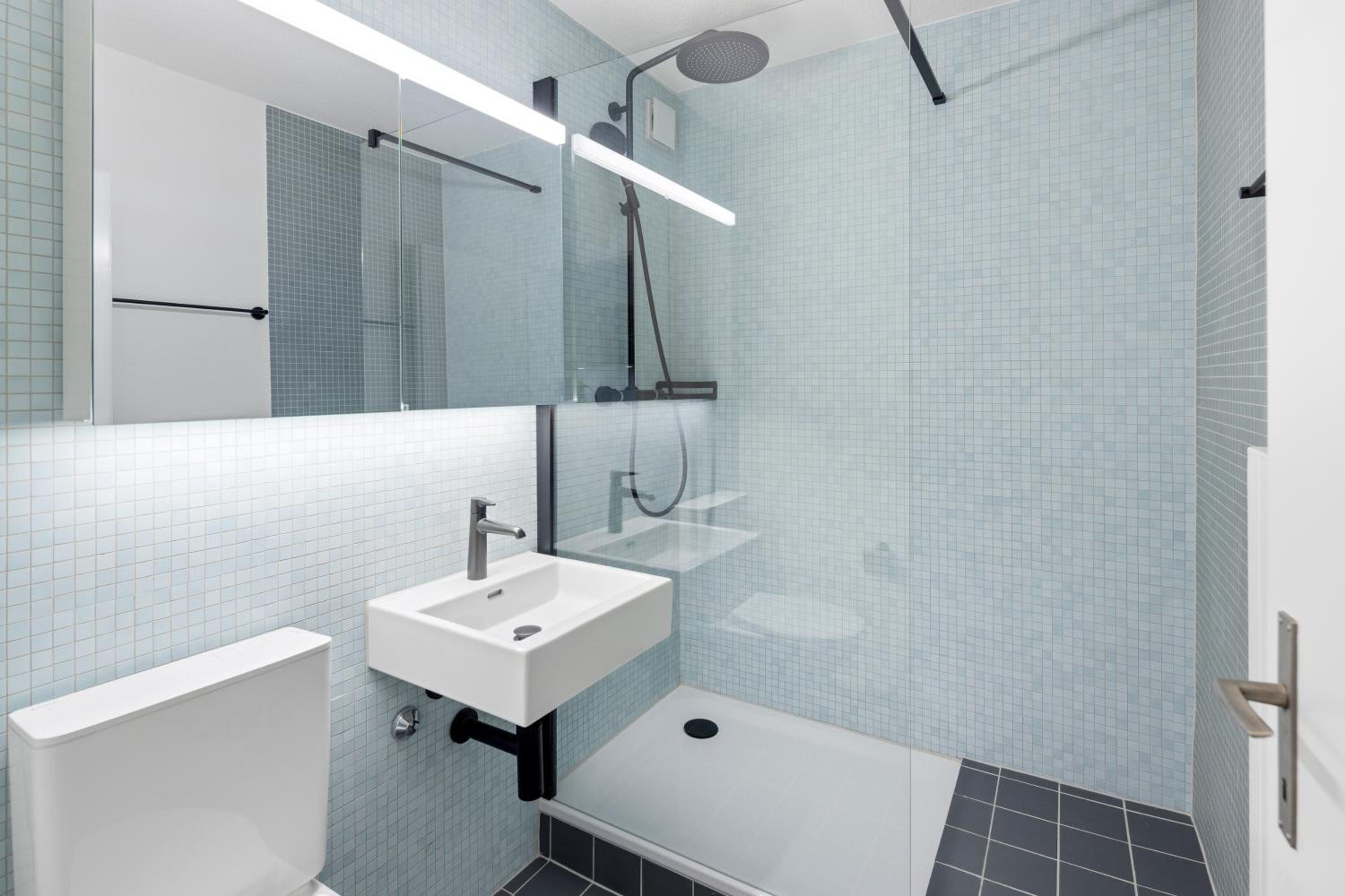 STAYY Sky Studio near Limmattal Hospital - contactless check-in