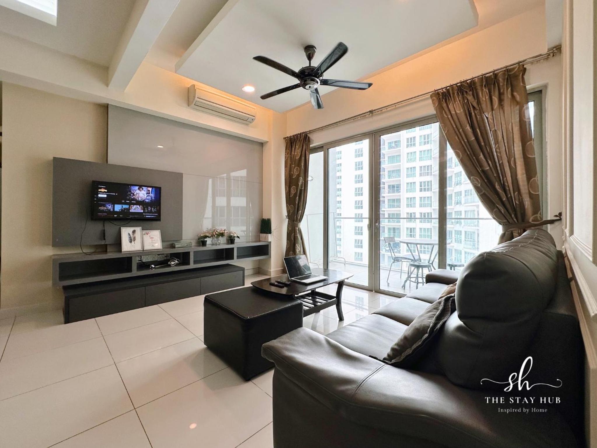 Regalia Residence The Sky Pool Suite