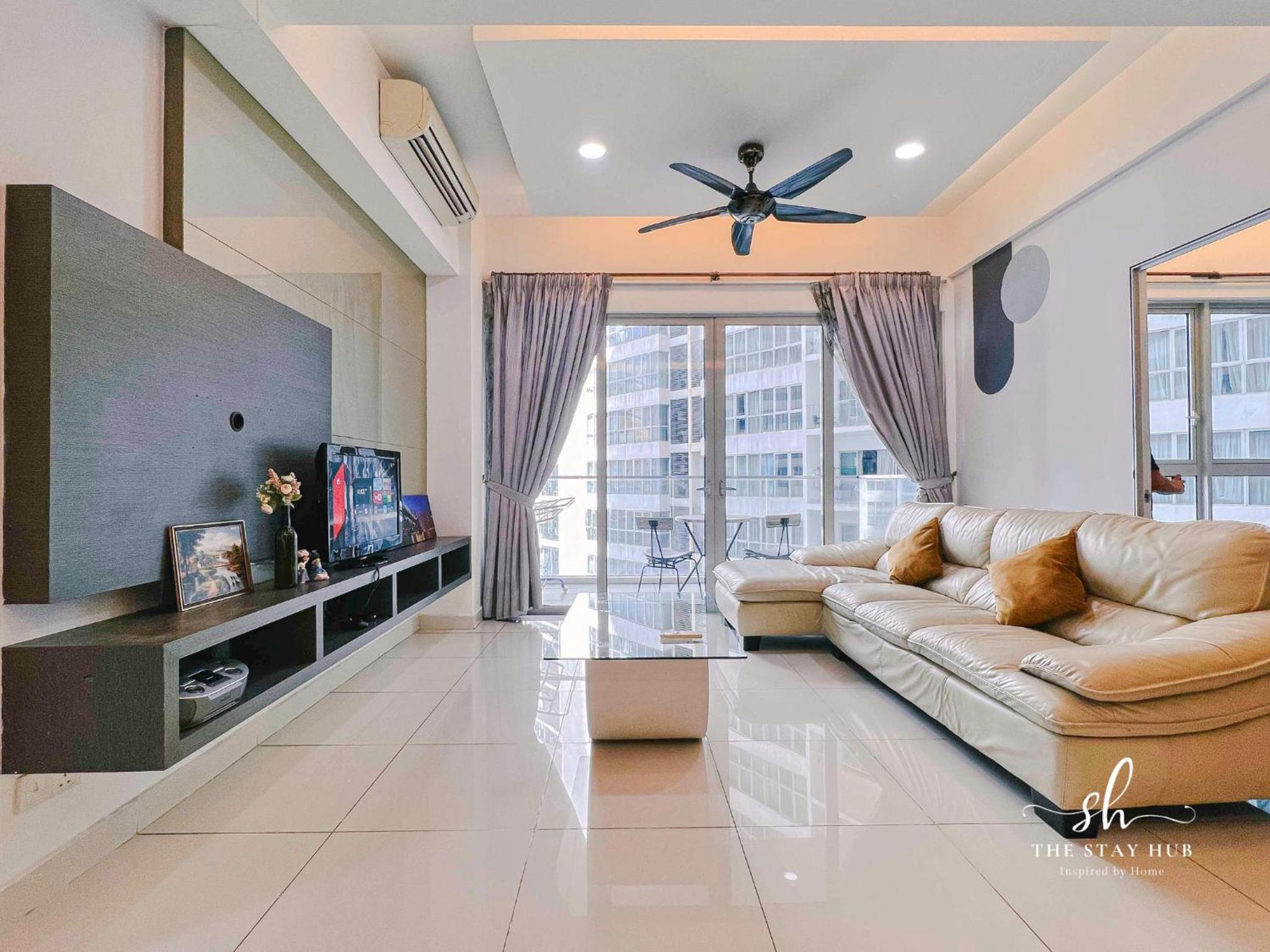 Regalia Residence The Sky Pool Suite