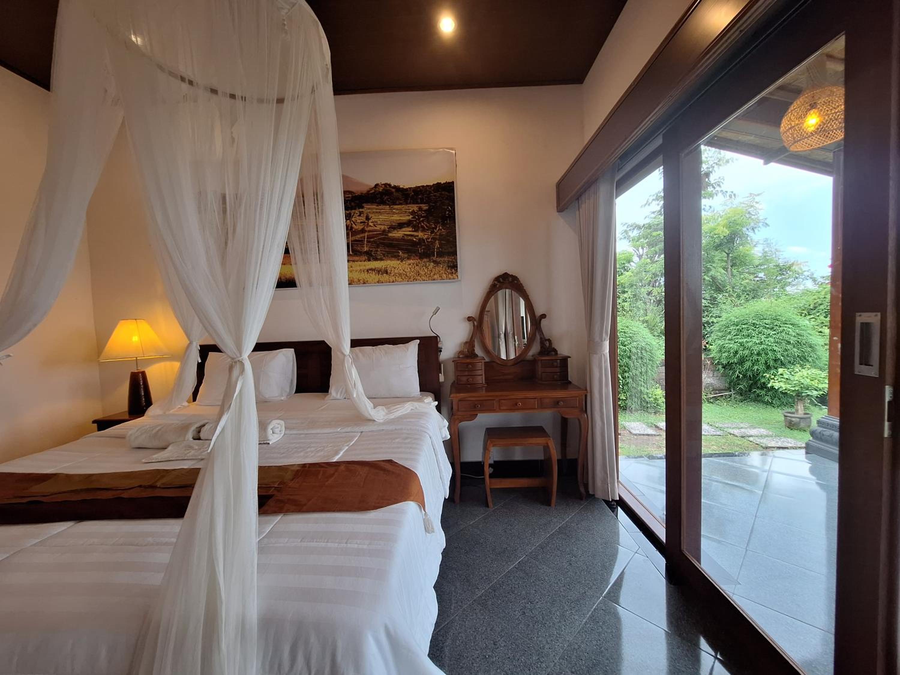 Frangipani Inn & Restaurant