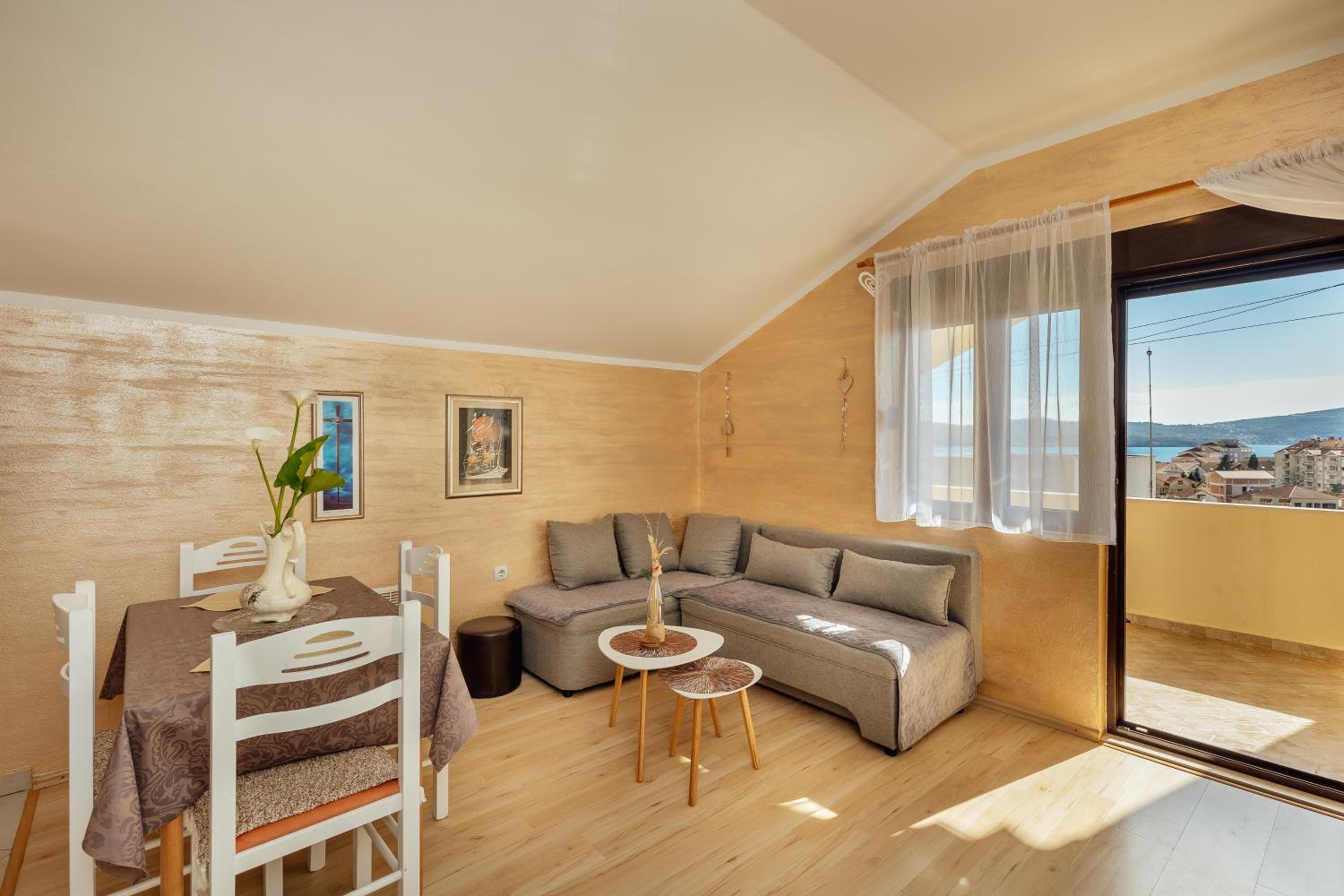 Apartments Kosta