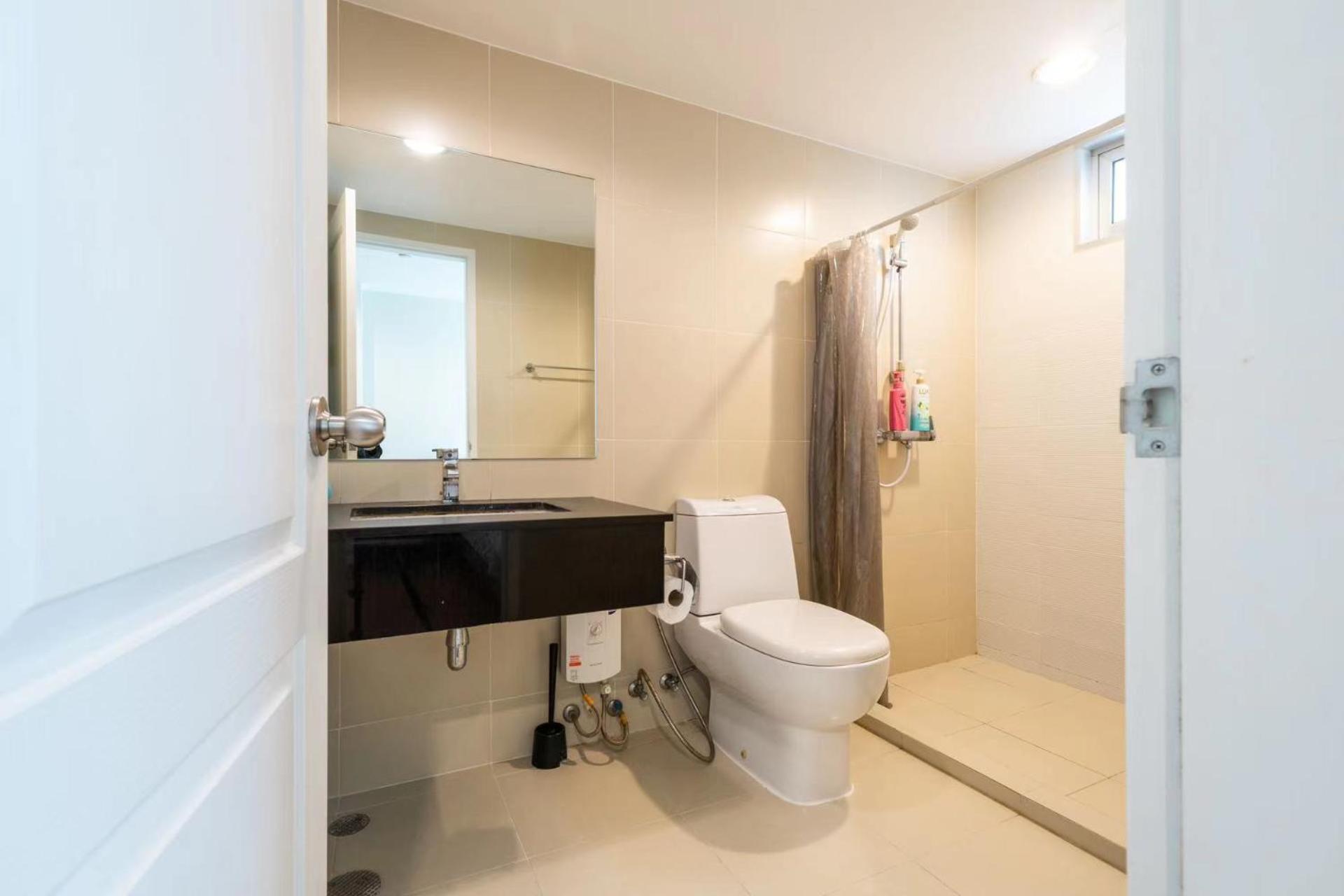 MRT rame9 Jodd Fairs night market, walk for a few minutes, two bedrooms and two bathrooms