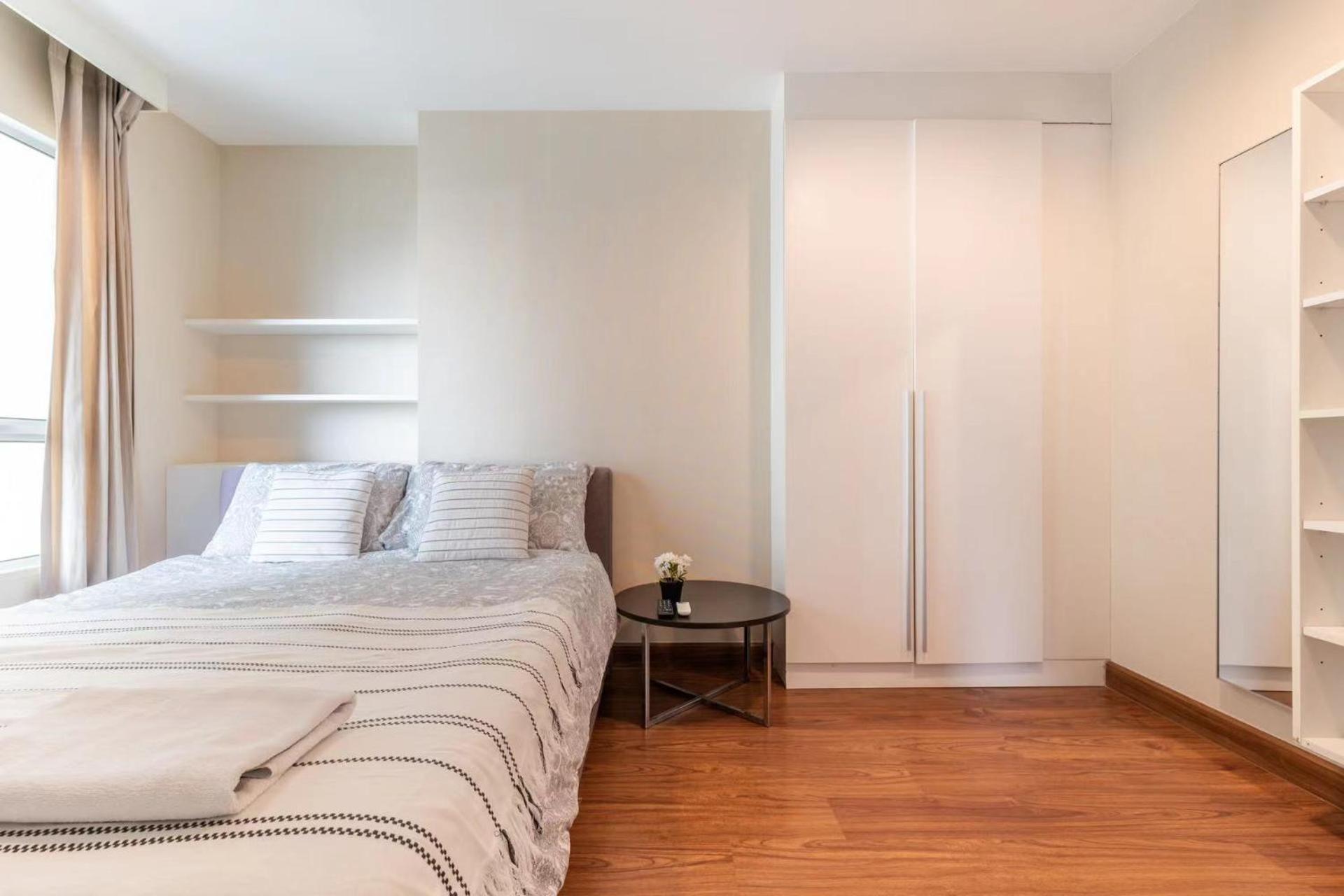 MRT rame9 Jodd Fairs night market, walk for a few minutes, two bedrooms and two bathrooms