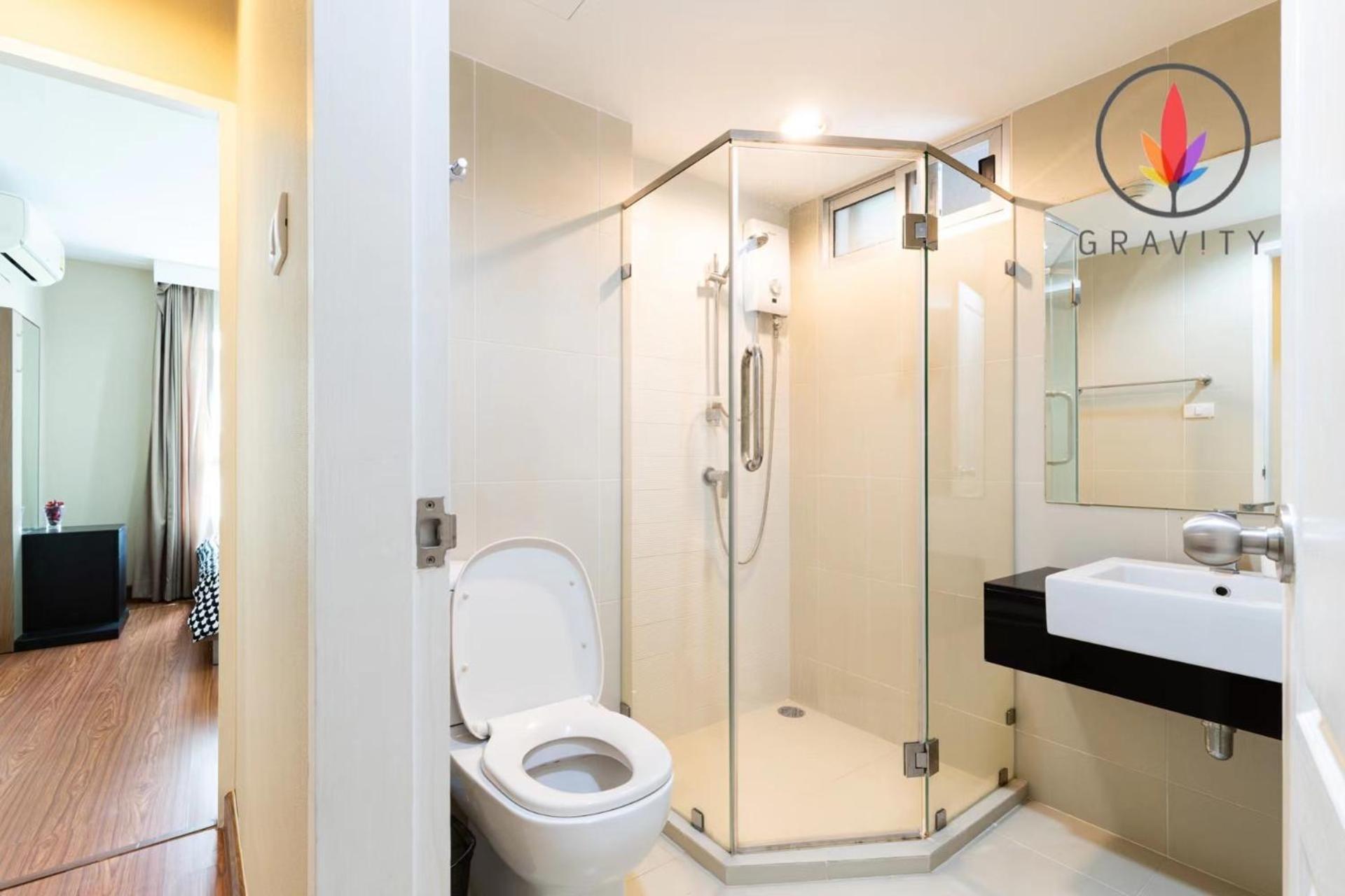 MRT rame9 Jodd Fairs night market, walk for a few minutes, two bedrooms and two bathrooms