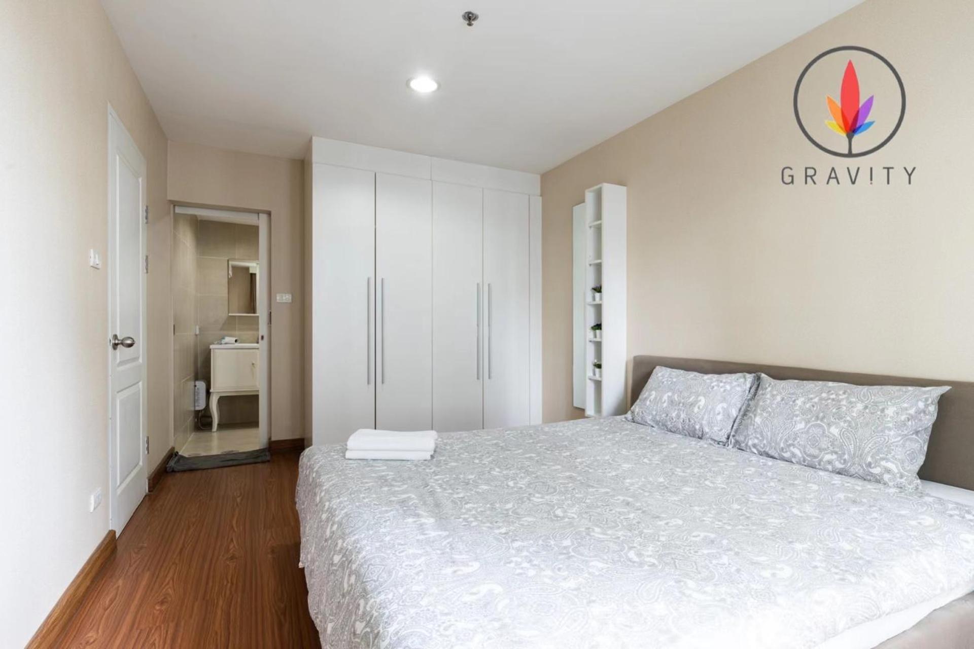 MRT rame9 Jodd Fairs night market, walk for a few minutes, two bedrooms and two bathrooms