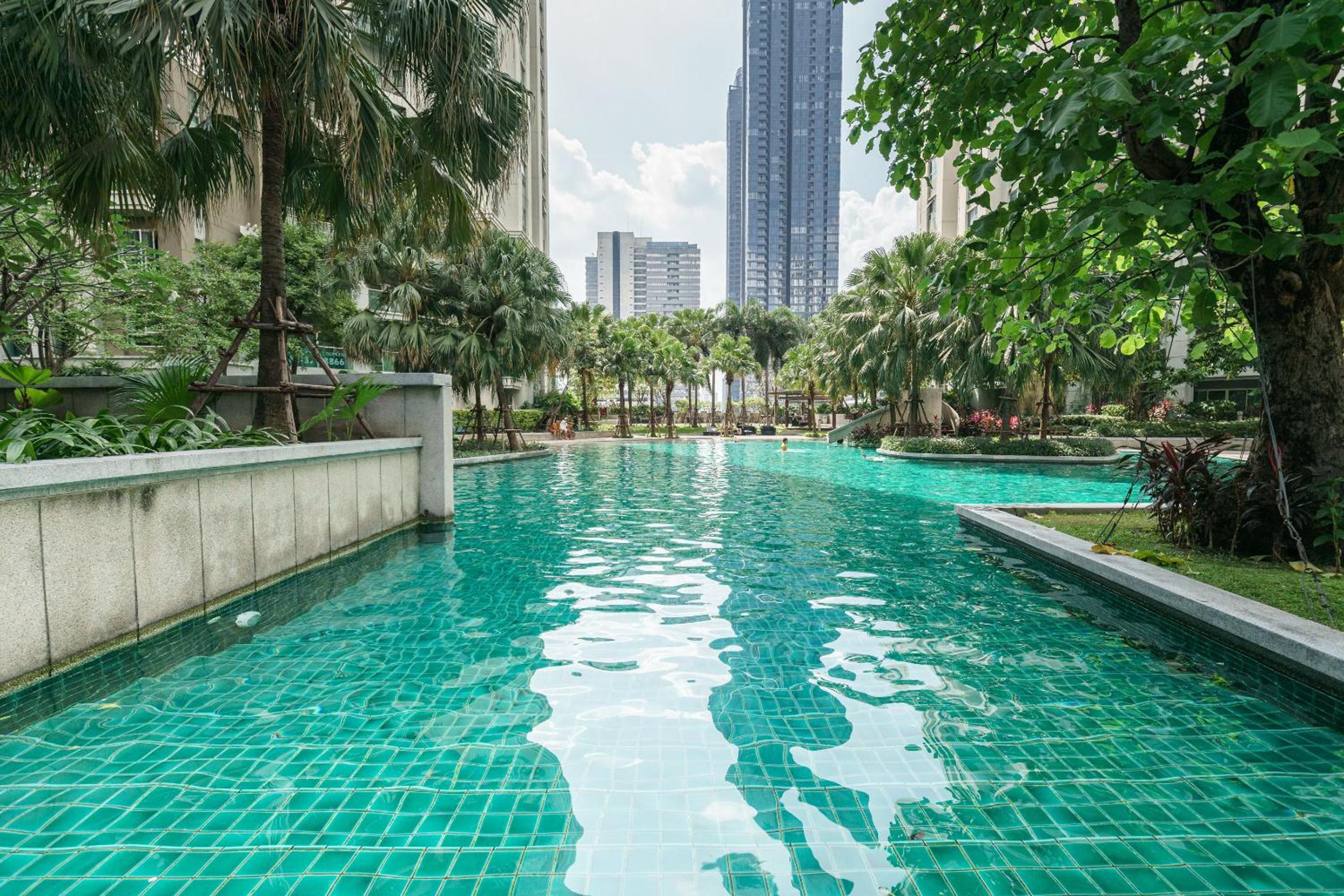 MRT rame9 Jodd Fairs night market, walk for a few minutes, two bedrooms and two bathrooms