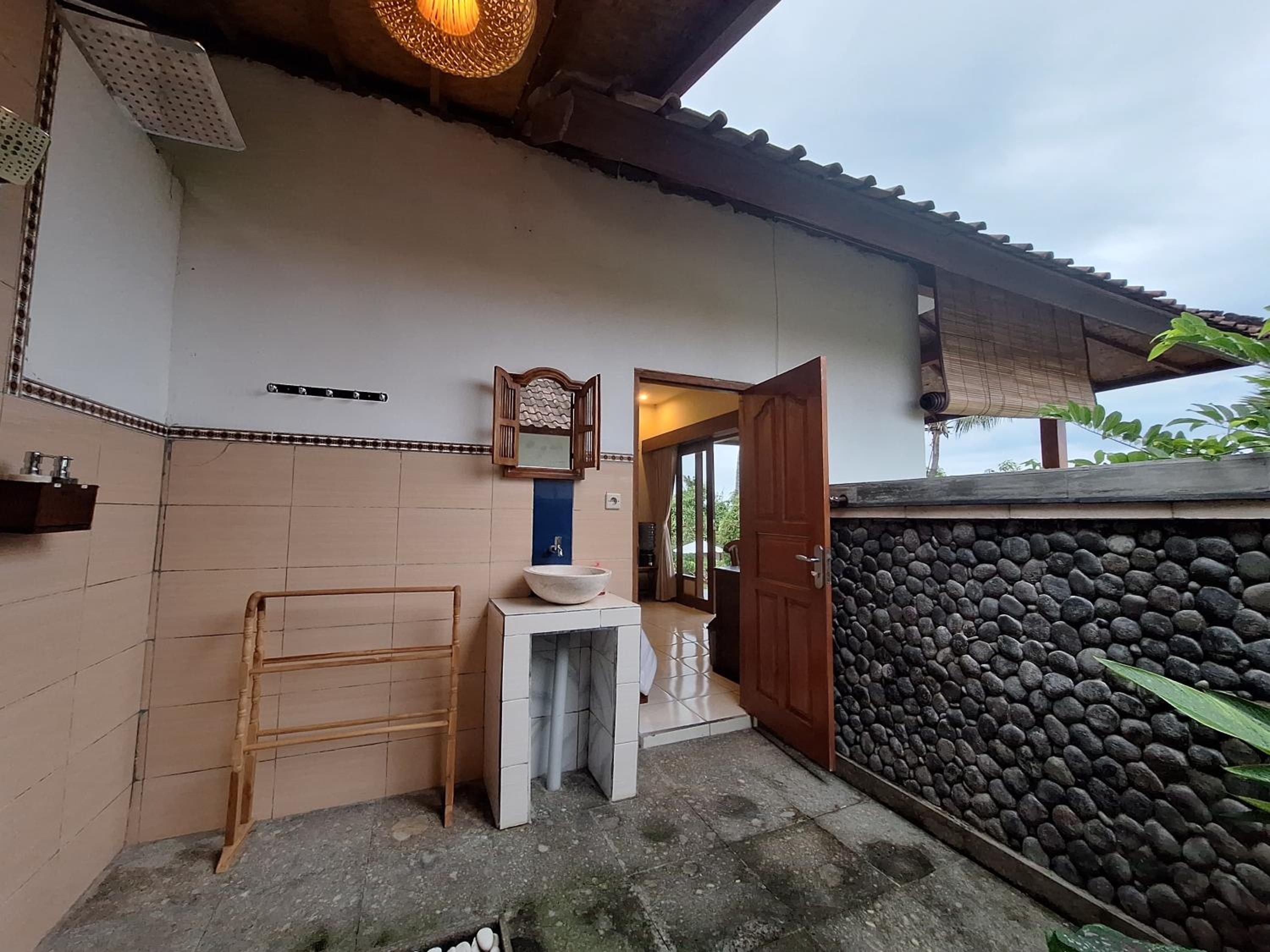Frangipani Inn & Restaurant