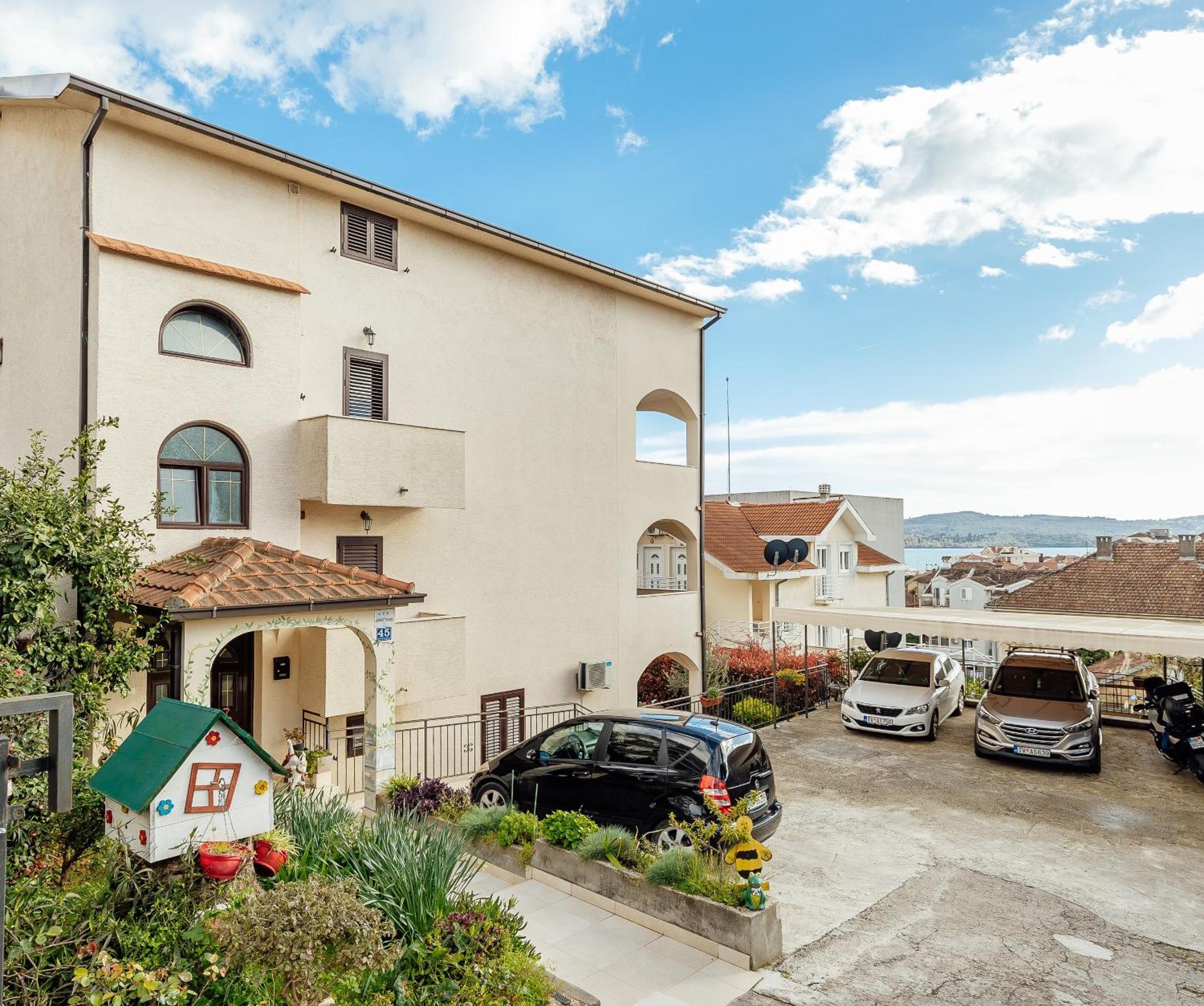 Apartments Kosta