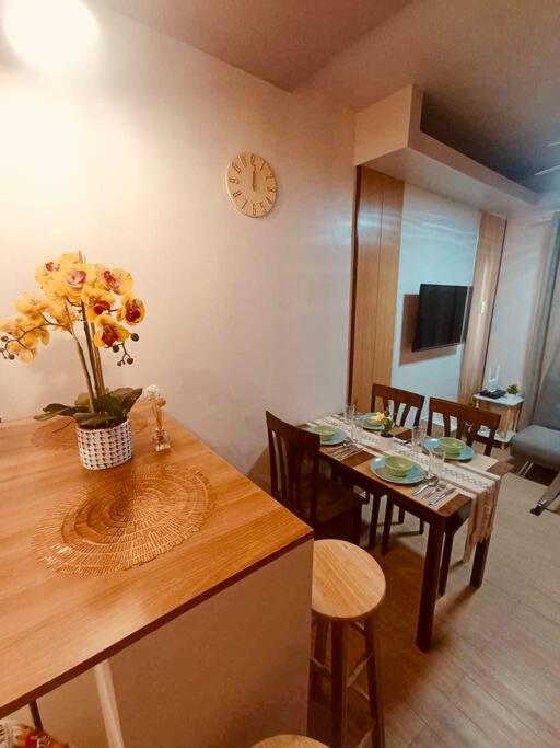 Serenity in Style - Stylish Cozy Stay with Pool & WiFi in Nuvali