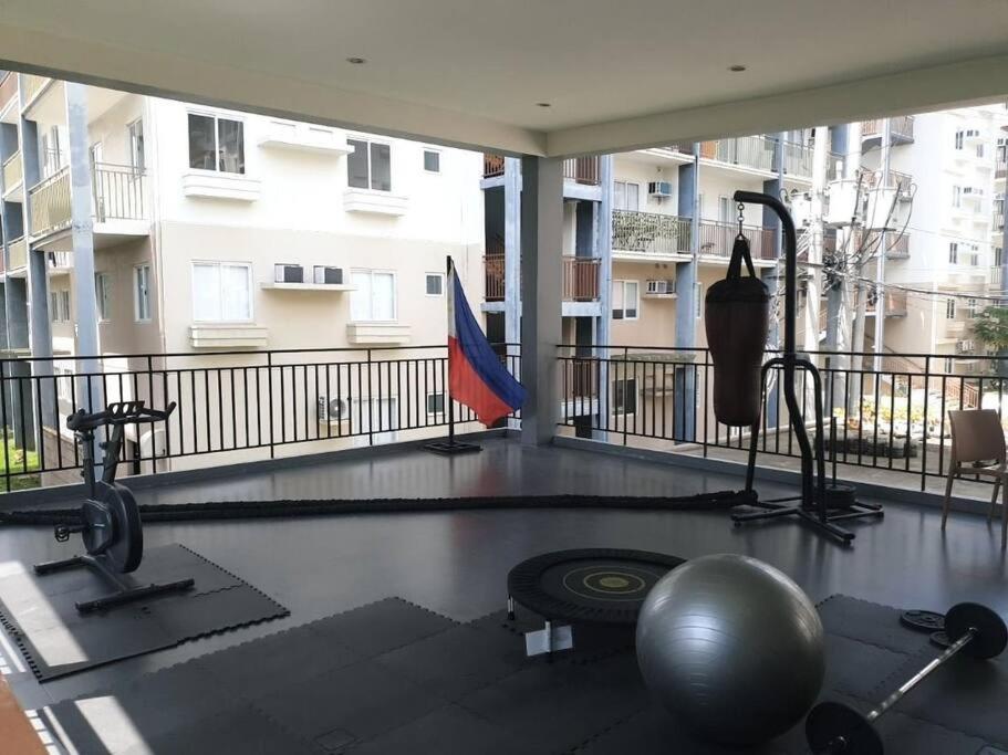 Serenity in Style - Stylish Cozy Stay with Pool & WiFi in Nuvali