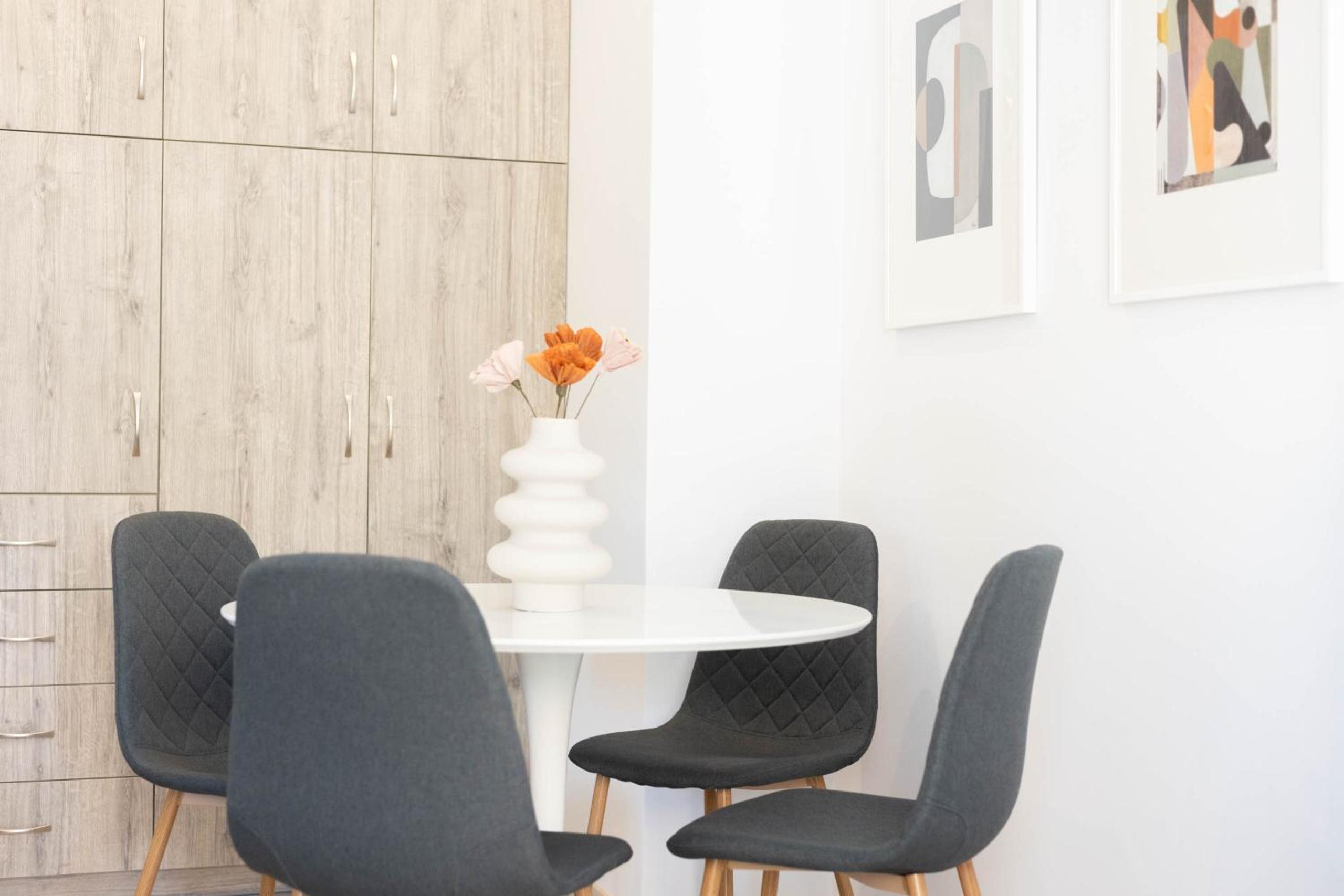 Sunlit Serenity Cozy 1bdrm Escape in Athens photo 4