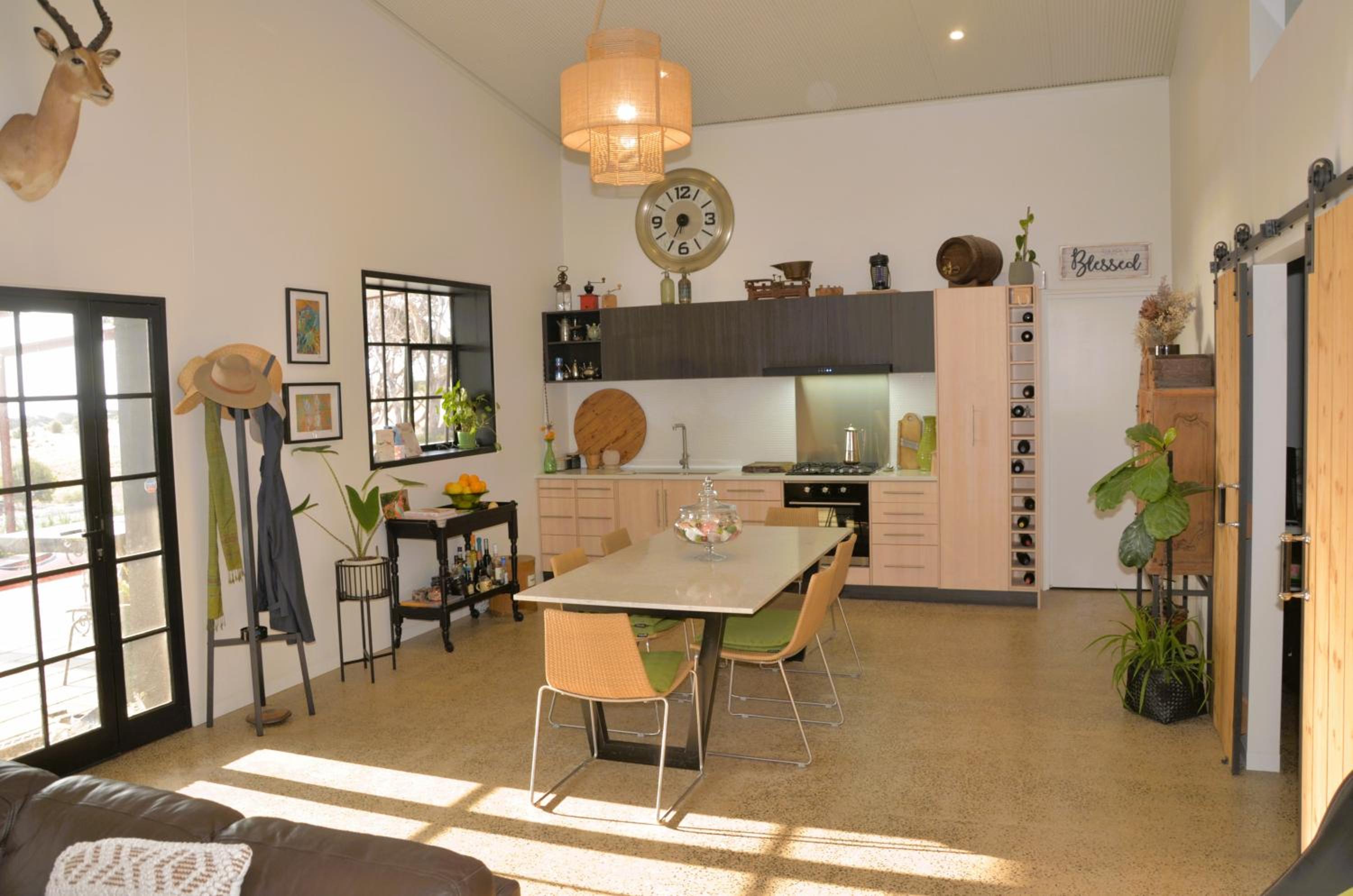 The Rusty Kangaroo - Premium Ocean-View Couples Getaway