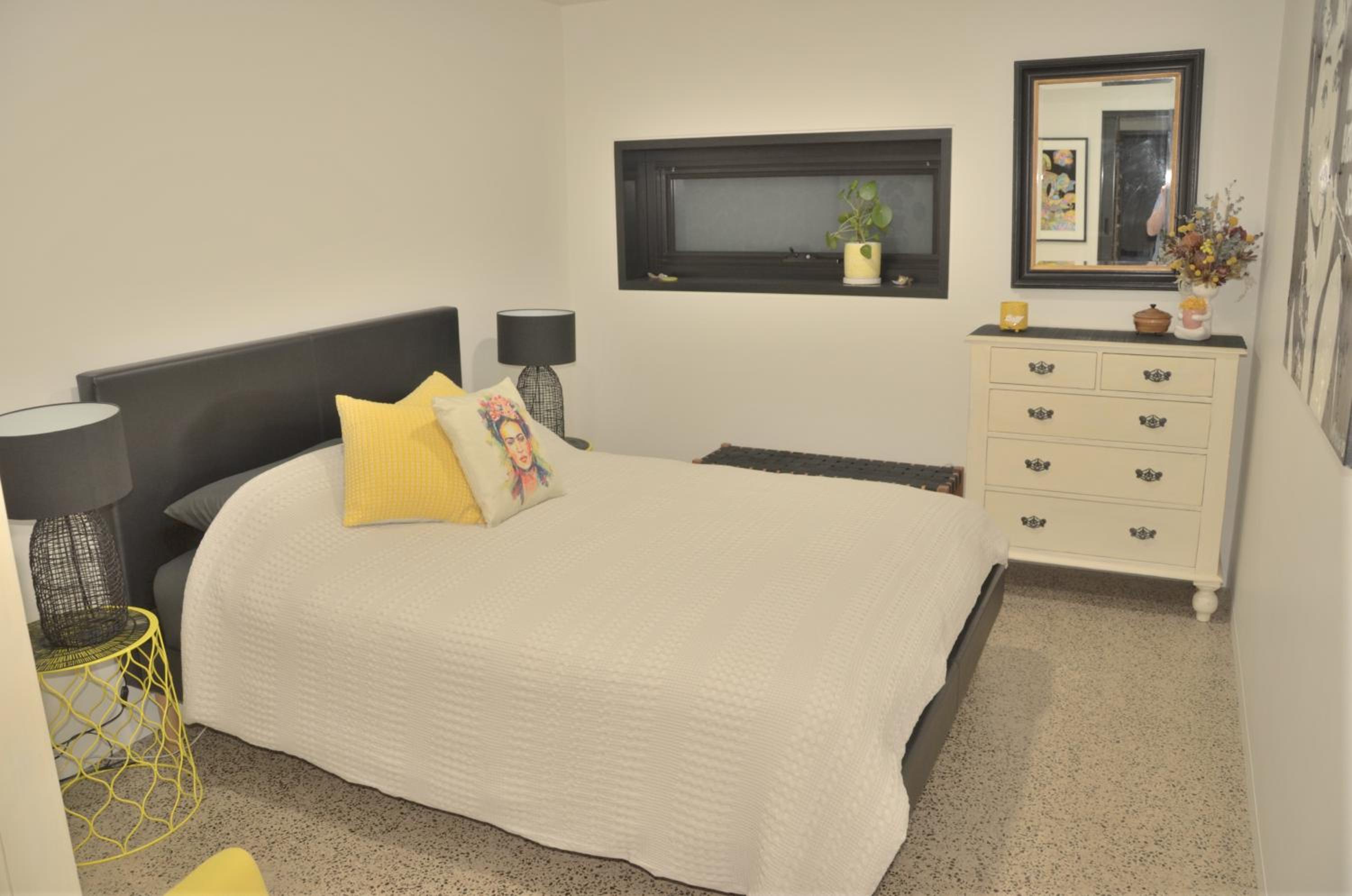 The Rusty Kangaroo - Premium Ocean-View Couples Getaway