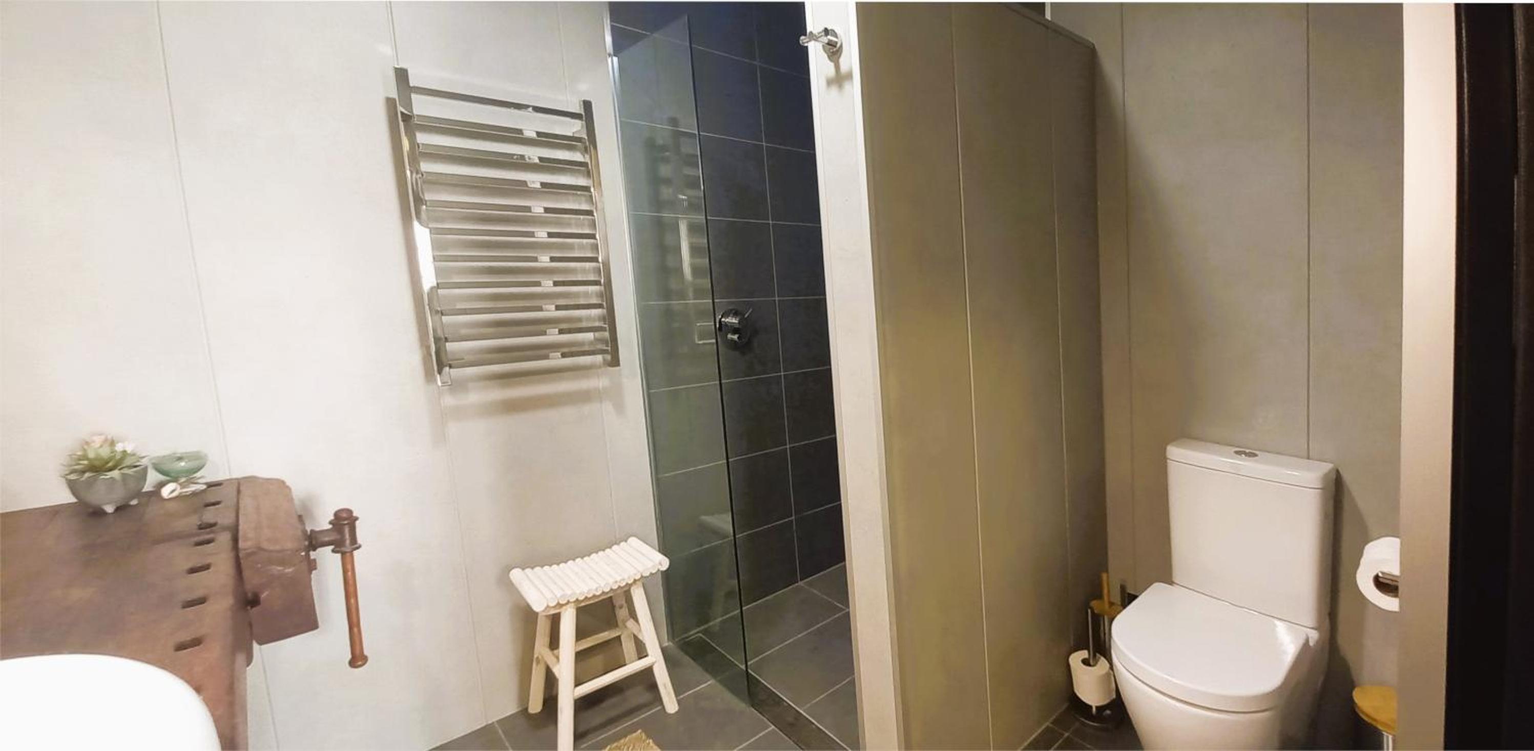 The Rusty Kangaroo - Premium Ocean-View Couples Getaway