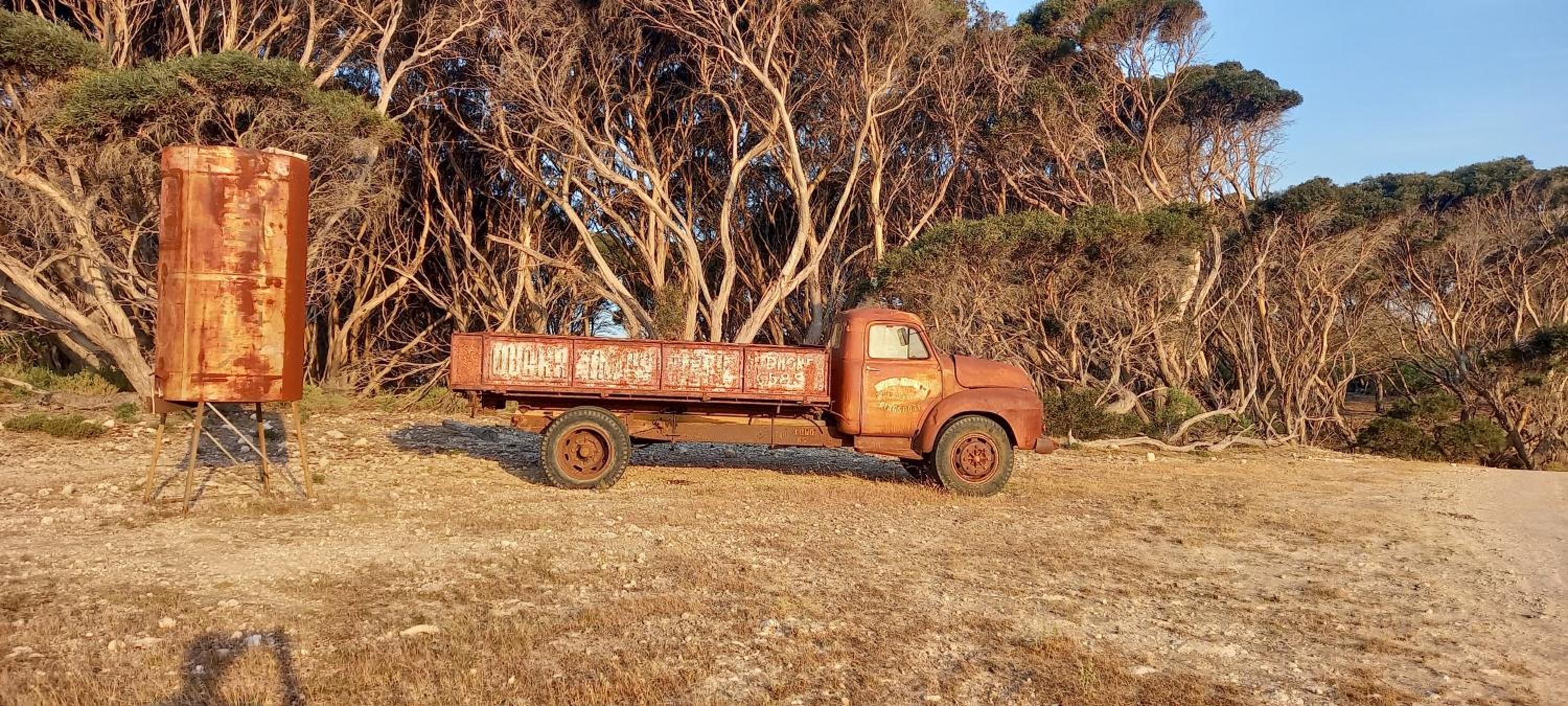 The Rusty Kangaroo - Premium Ocean-View Couples Getaway