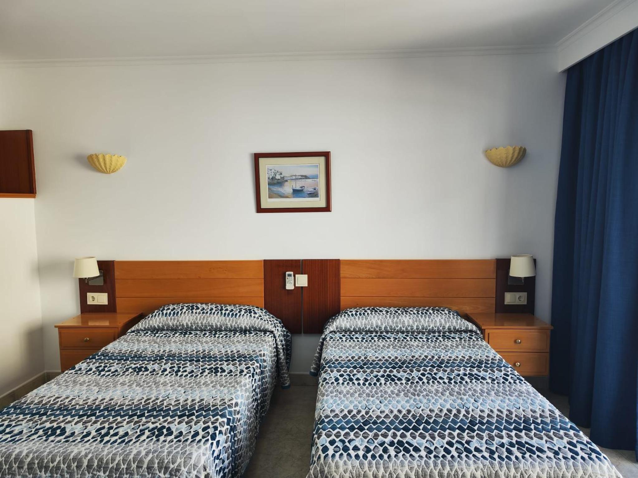 Apartamentos Leonor Carihuela