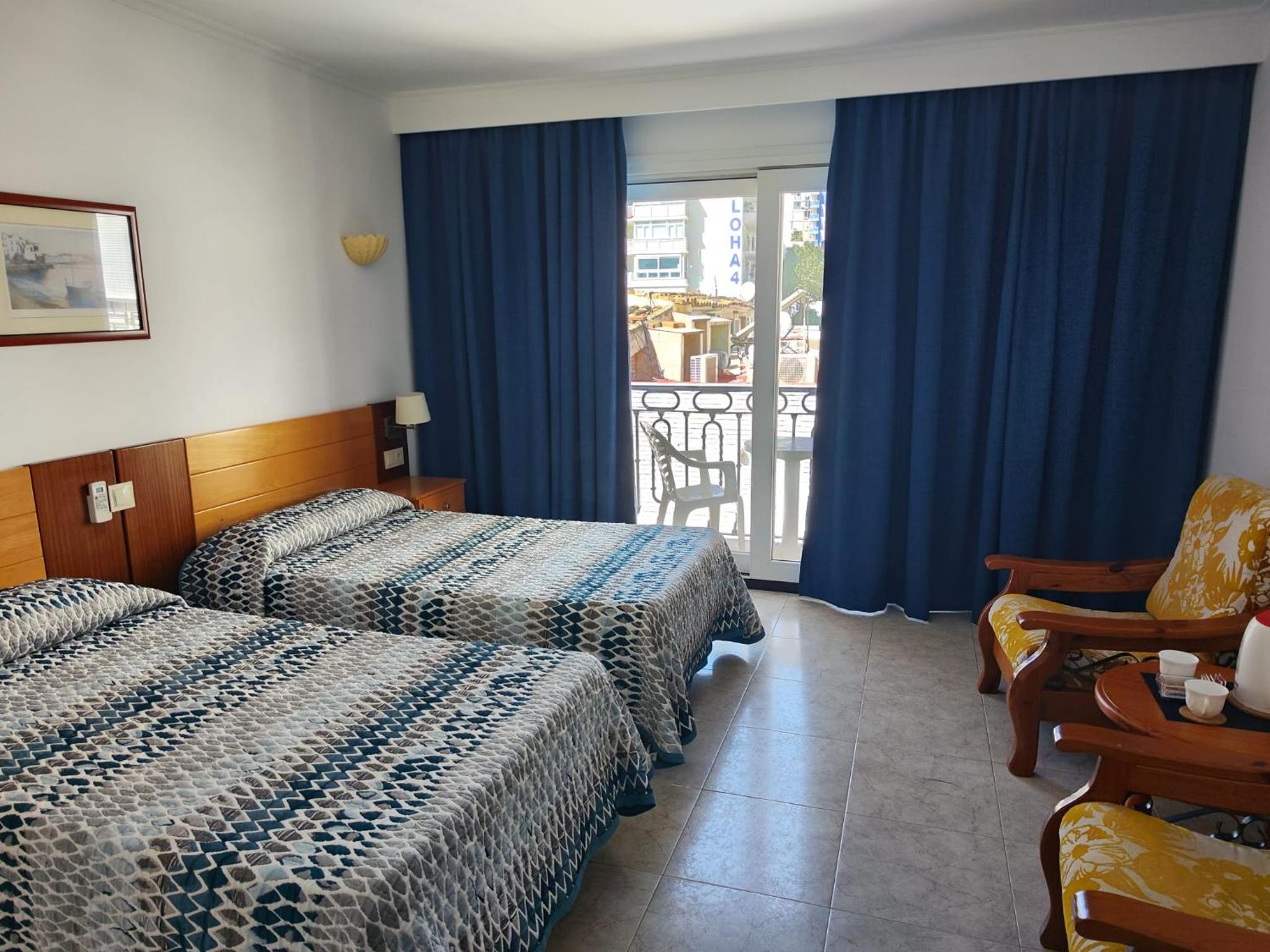 Apartamentos Leonor Carihuela