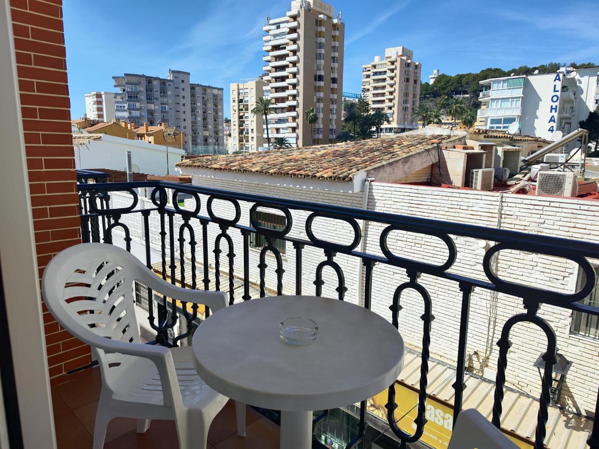 Apartamentos Leonor Carihuela