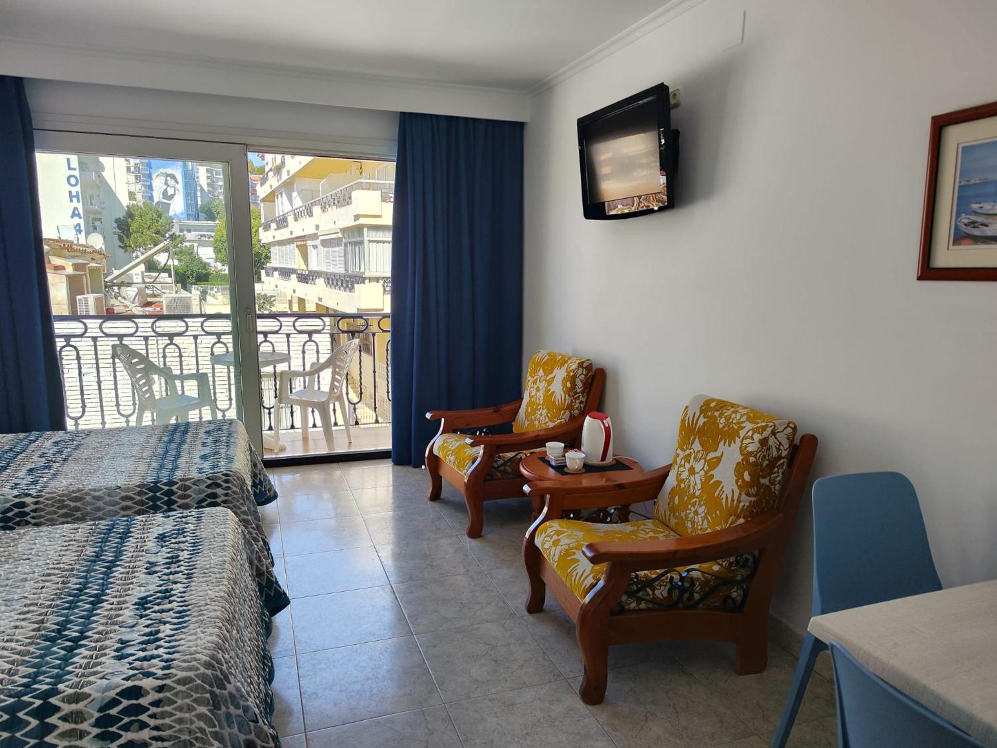 Apartamentos Leonor Carihuela
