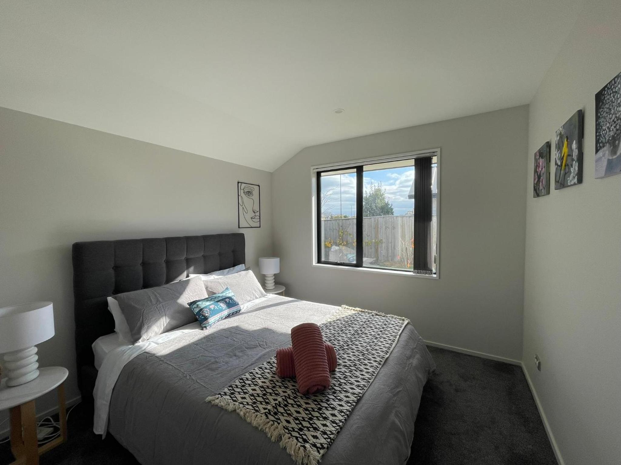Luxury 4 Bedroom Family Retreat view 3
