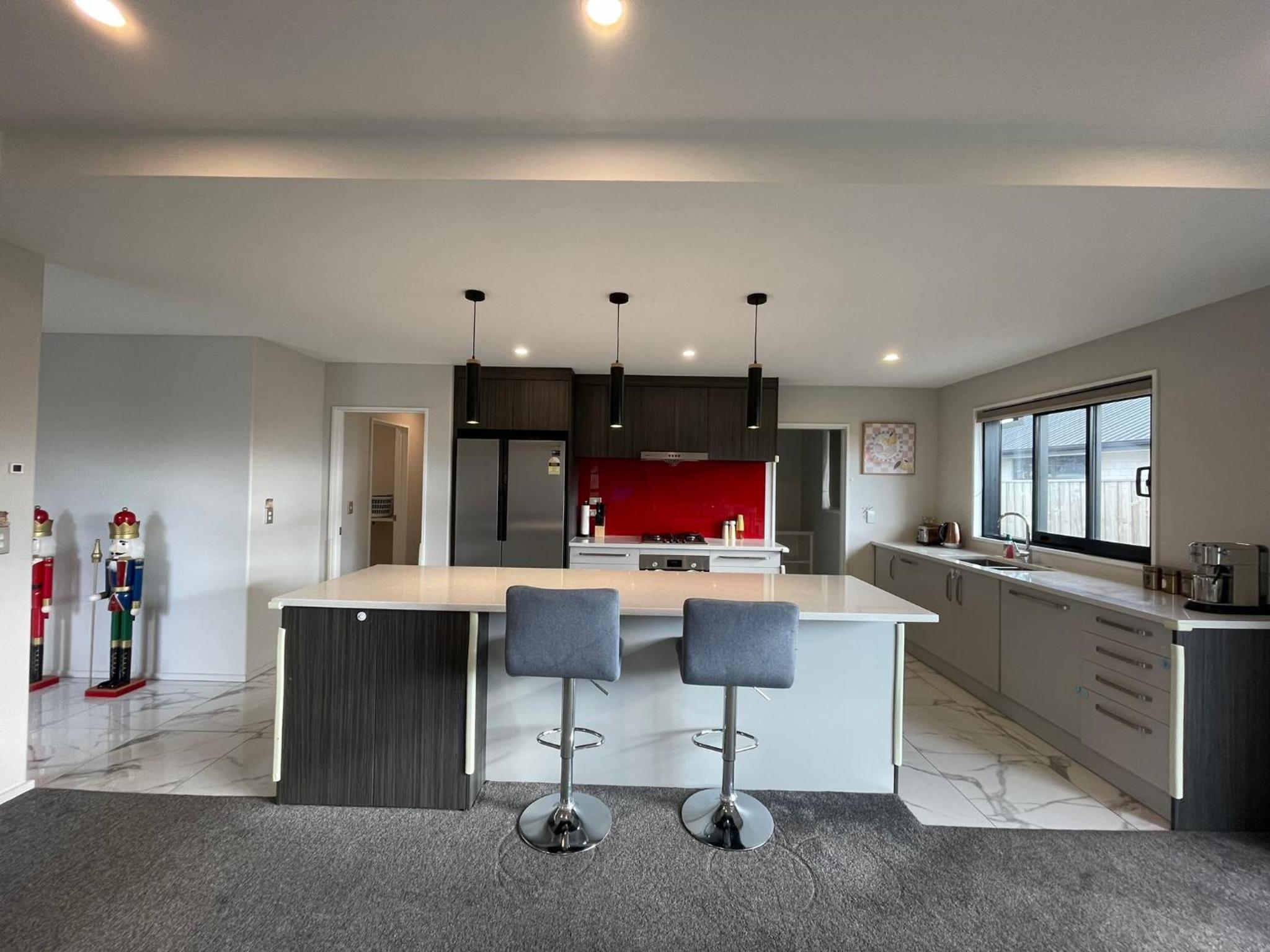 Luxury 4 Bedroom Family Retreat view 5
