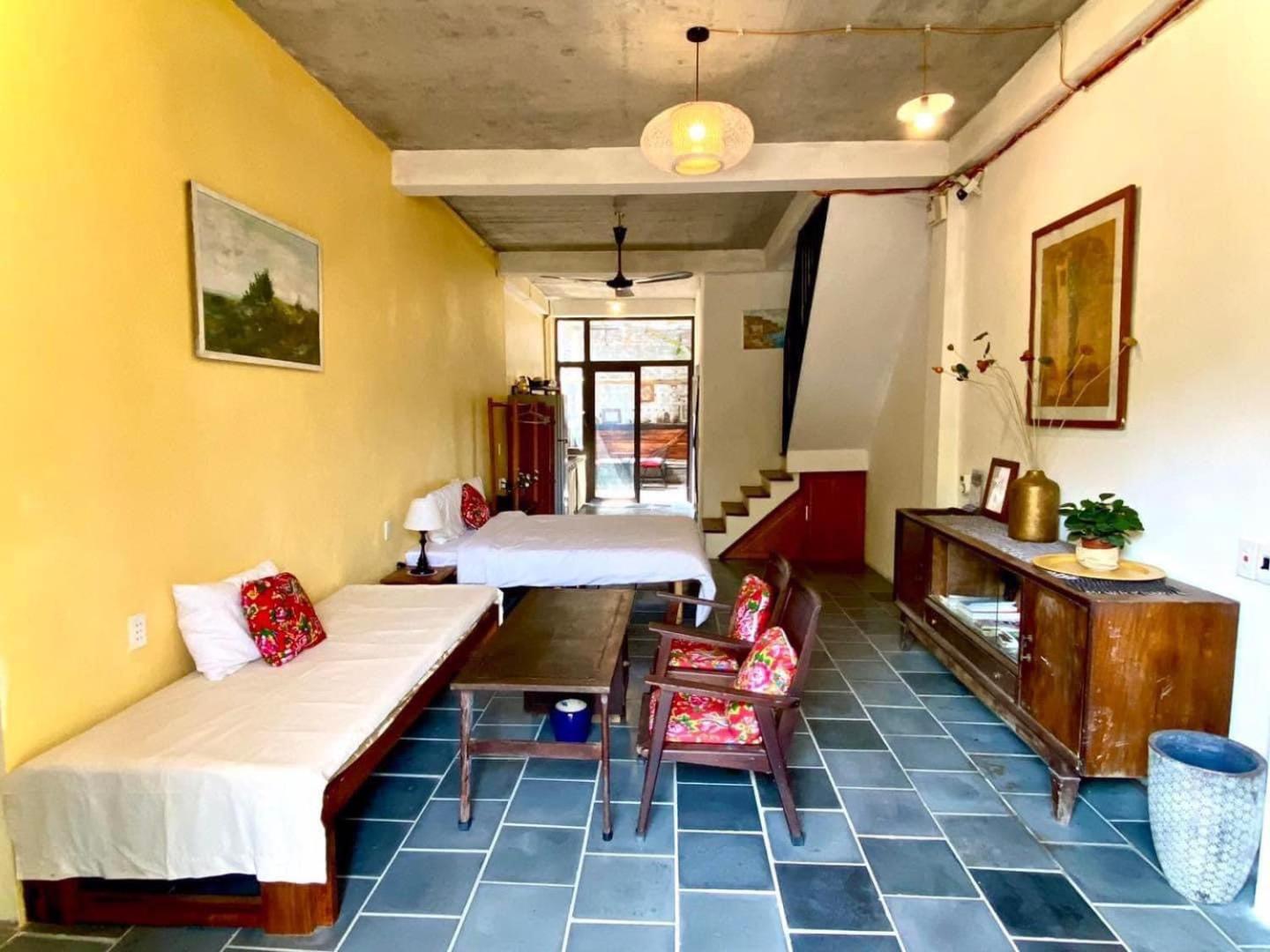Chez Phuong Cat Ba -Private entire house view 2