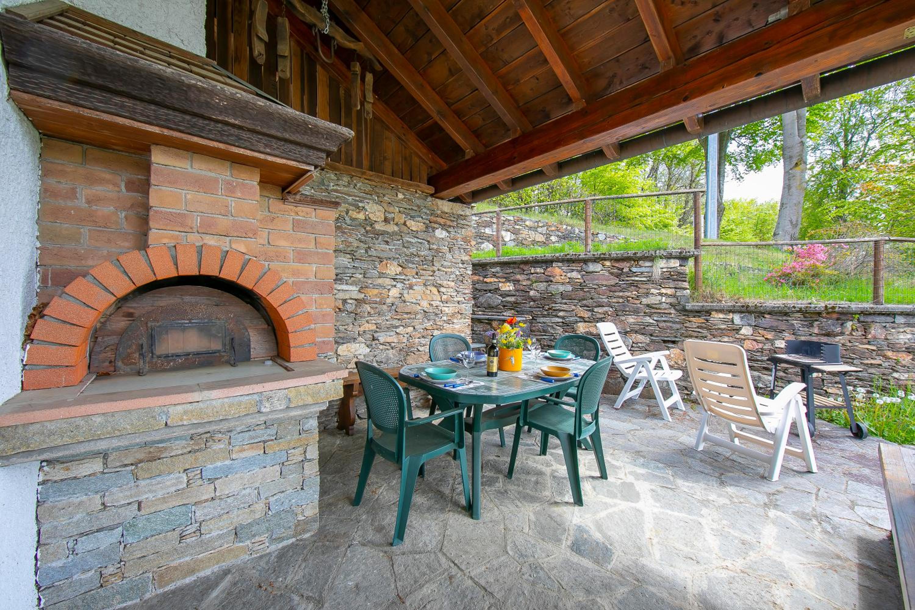 Lake View Chalet - Happy Rentals